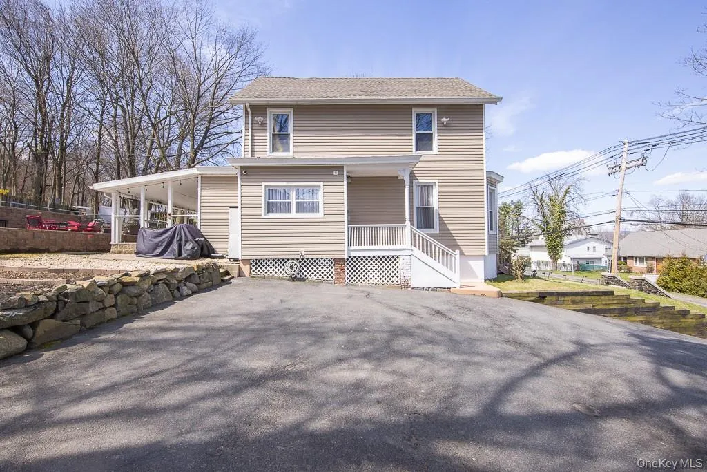 325 Westside Avenue, Haverstraw, NY, 4 Bedrooms Bedrooms, 7 Rooms Rooms,1 BathroomBathrooms,Residential Lease,For Rent,Westside Avenue,0,1037685 325 Westside Avenue, Haverstraw, NY, 4 Bedrooms Bedrooms, 7 Rooms Rooms,1 BathroomBathrooms,Residential Lease,For Rent,Westside Avenue,0,1037685