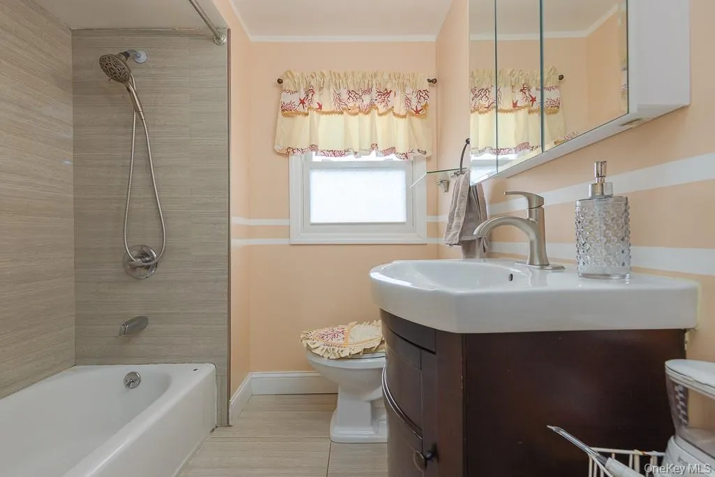 325 Westside Avenue, Haverstraw, NY, 4 Bedrooms Bedrooms, 7 Rooms Rooms,1 BathroomBathrooms,Residential Lease,For Rent,Westside Avenue,0,1037685 325 Westside Avenue, Haverstraw, NY, 4 Bedrooms Bedrooms, 7 Rooms Rooms,1 BathroomBathrooms,Residential Lease,For Rent,Westside Avenue,0,1037685