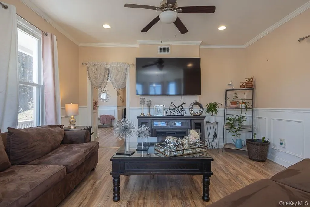 325 Westside Avenue, Haverstraw, NY, 4 Bedrooms Bedrooms, 7 Rooms Rooms,1 BathroomBathrooms,Residential Lease,For Rent,Westside Avenue,0,1037685 325 Westside Avenue, Haverstraw, NY, 4 Bedrooms Bedrooms, 7 Rooms Rooms,1 BathroomBathrooms,Residential Lease,For Rent,Westside Avenue,0,1037685