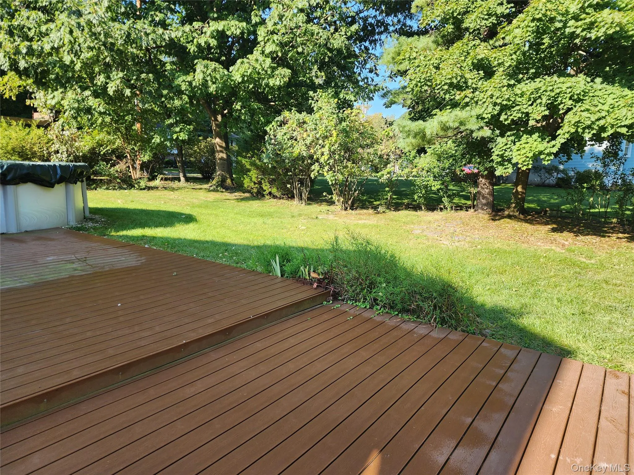 Outdoor deck/patio for entertaining Outdoor deck/patio for entertaining