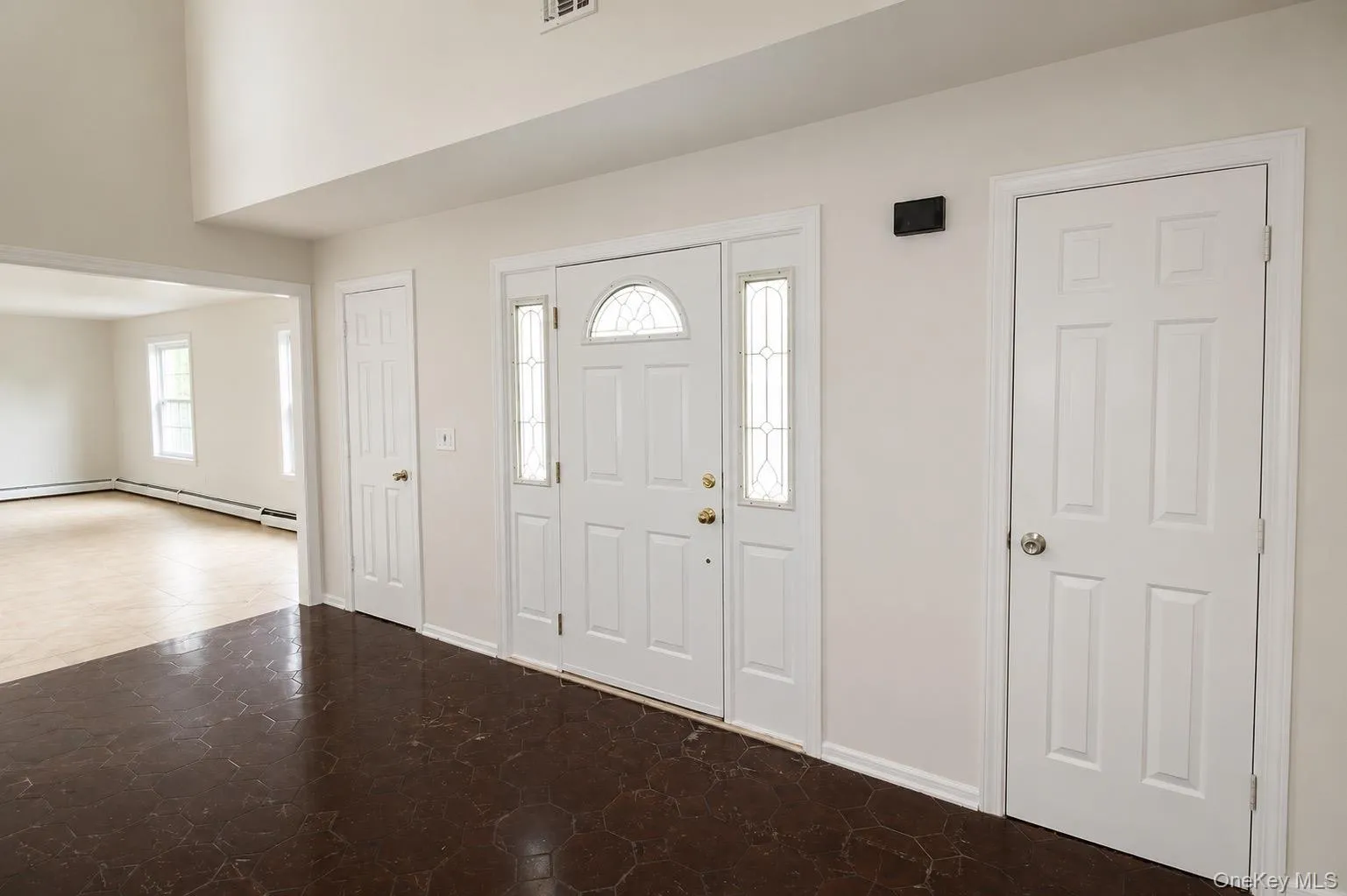34 Lisa Court, Oyster Bay, NY, 7 Bedrooms Bedrooms, 12 Rooms Rooms,3 BathroomsBathrooms,Residential,For Rent,Lisa,0,1037686 34 Lisa Court, Oyster Bay, NY, 7 Bedrooms Bedrooms, 12 Rooms Rooms,3 BathroomsBathrooms,Residential,For Rent,Lisa,0,1037686