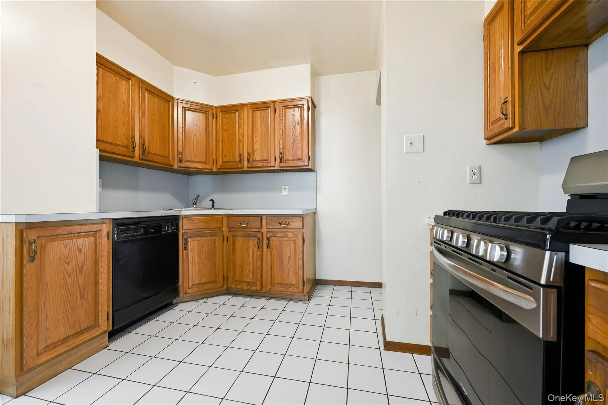 36 Hawthorne Street, North Hempstead, NY, 3 Bedrooms Bedrooms, 7 Rooms Rooms,2 BathroomsBathrooms,Residential,For Rent,Hawthorne,0,1037687 36 Hawthorne Street, North Hempstead, NY, 3 Bedrooms Bedrooms, 7 Rooms Rooms,2 BathroomsBathrooms,Residential,For Rent,Hawthorne,0,1037687