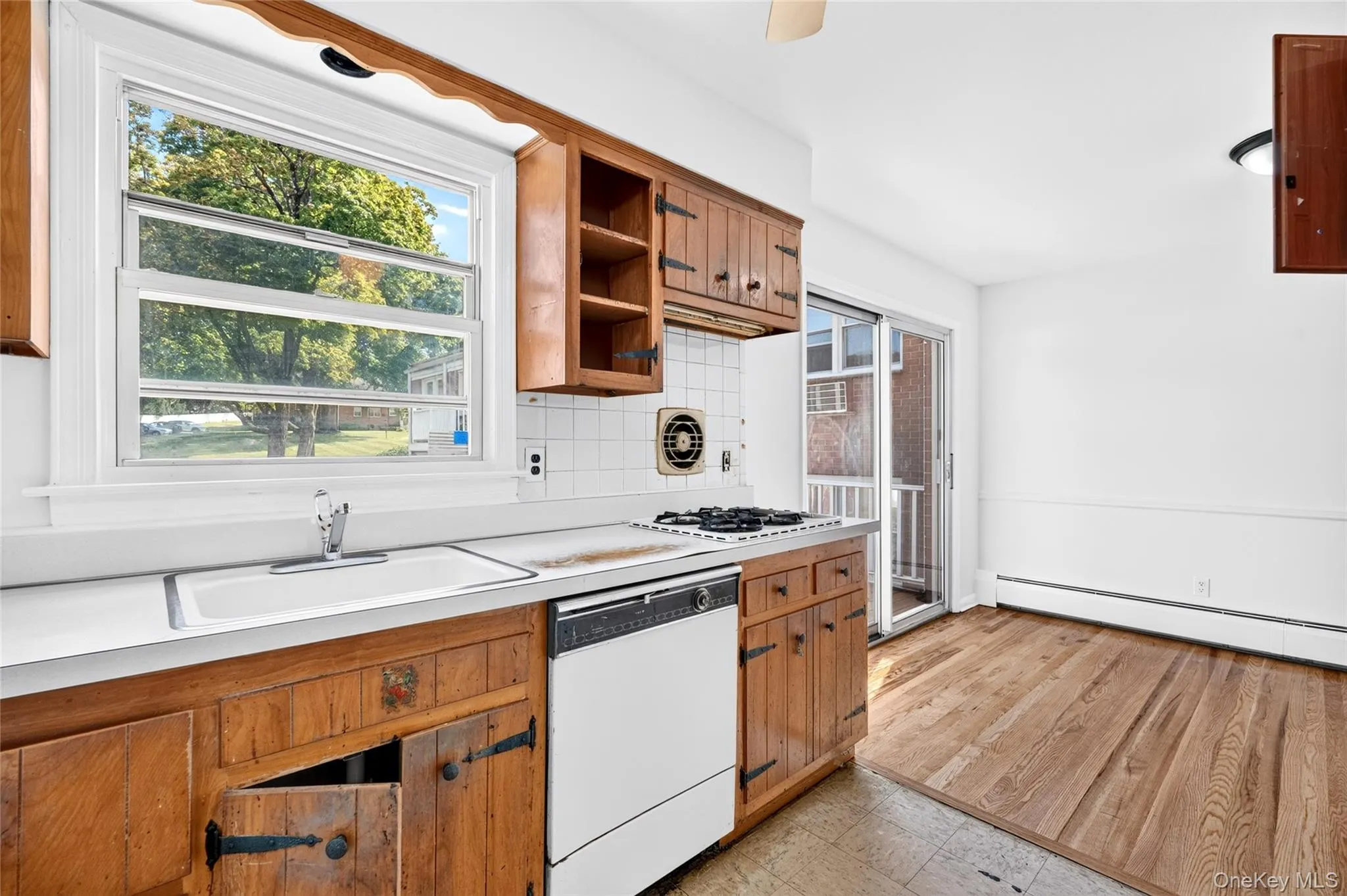 kitchen sold 'as is' kitchen sold 'as is'