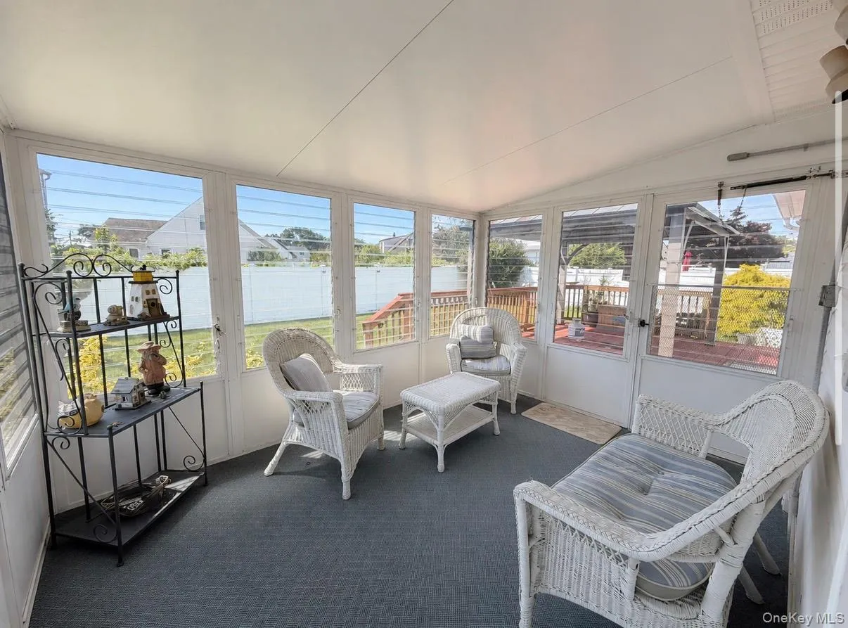 62 Bernard Street, Oyster Bay, NY, 4 Bedrooms Bedrooms, 6 Rooms Rooms,1 BathroomBathrooms,Residential,For Rent,Bernard,0,1037693 62 Bernard Street, Oyster Bay, NY, 4 Bedrooms Bedrooms, 6 Rooms Rooms,1 BathroomBathrooms,Residential,For Rent,Bernard,0,1037693