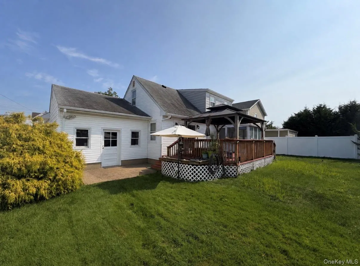 62 Bernard Street, Oyster Bay, NY, 4 Bedrooms Bedrooms, 6 Rooms Rooms,1 BathroomBathrooms,Residential,For Rent,Bernard,0,1037693 62 Bernard Street, Oyster Bay, NY, 4 Bedrooms Bedrooms, 6 Rooms Rooms,1 BathroomBathrooms,Residential,For Rent,Bernard,0,1037693