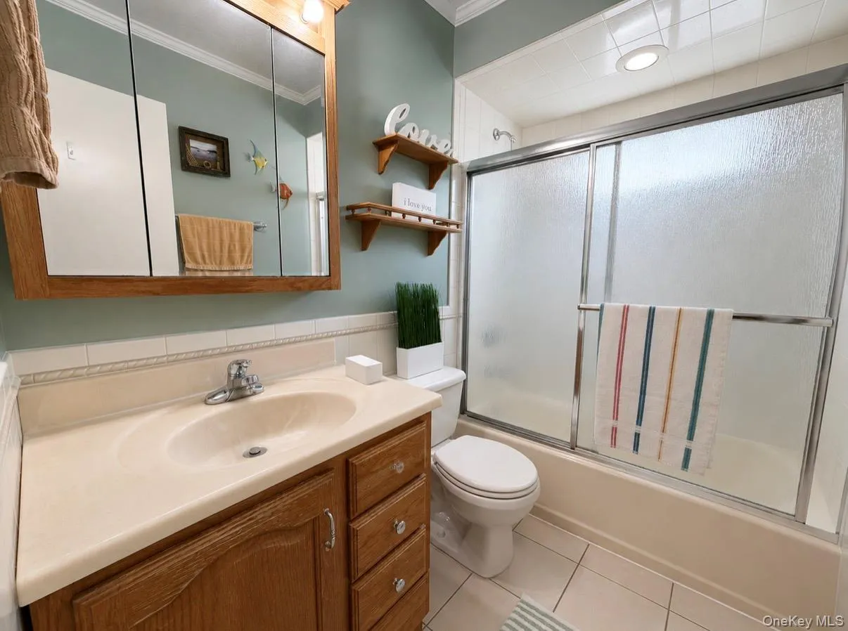 62 Bernard Street, Oyster Bay, NY, 4 Bedrooms Bedrooms, 6 Rooms Rooms,1 BathroomBathrooms,Residential,For Rent,Bernard,0,1037693 62 Bernard Street, Oyster Bay, NY, 4 Bedrooms Bedrooms, 6 Rooms Rooms,1 BathroomBathrooms,Residential,For Rent,Bernard,0,1037693
