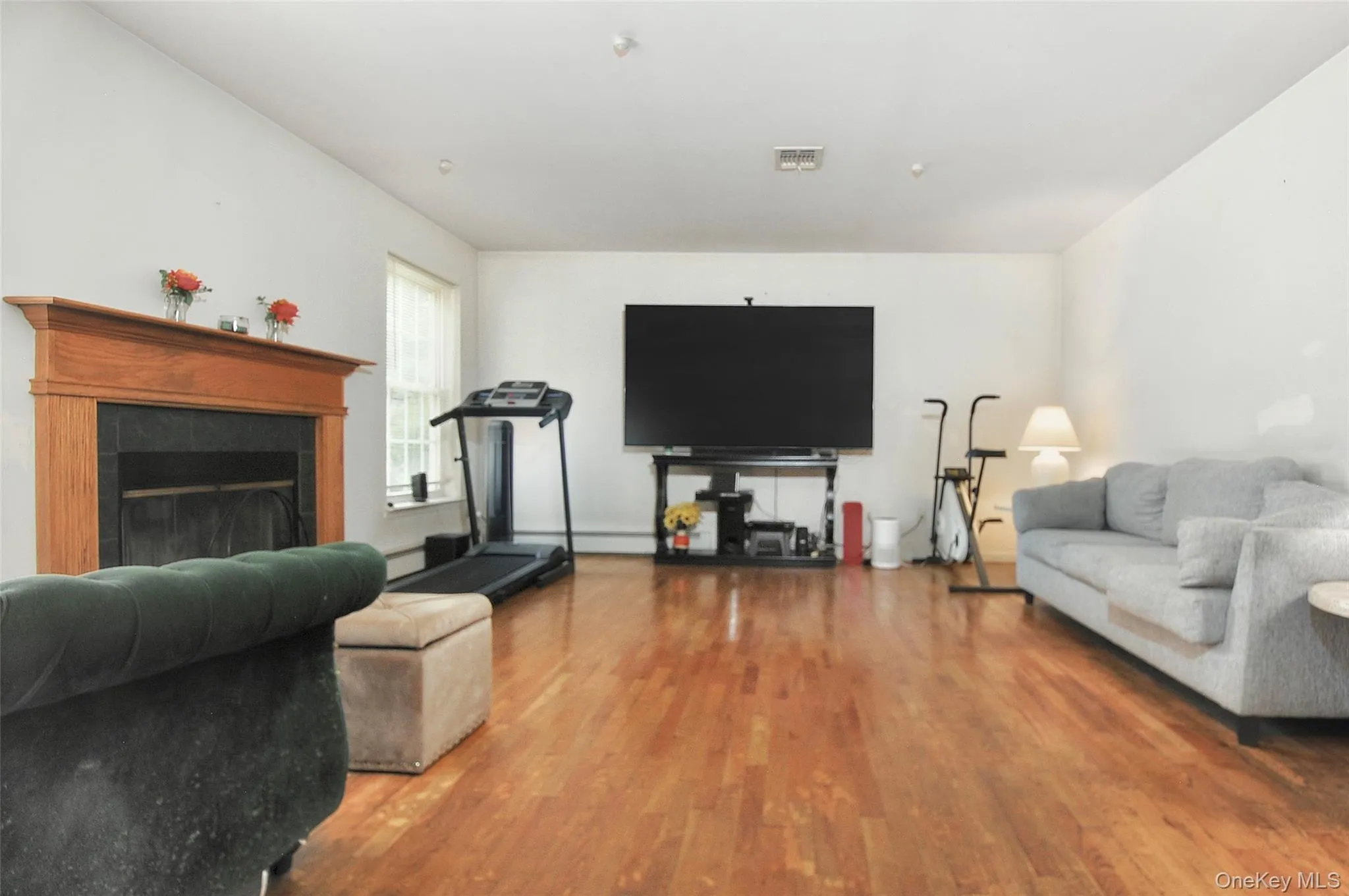 7 Frances Lane, Monroe, NY, 4 Bedrooms Bedrooms, 11 Rooms Rooms,2 BathroomsBathrooms,Residential,For Rent,Frances,0,1037697 7 Frances Lane, Monroe, NY, 4 Bedrooms Bedrooms, 11 Rooms Rooms,2 BathroomsBathrooms,Residential,For Rent,Frances,0,1037697