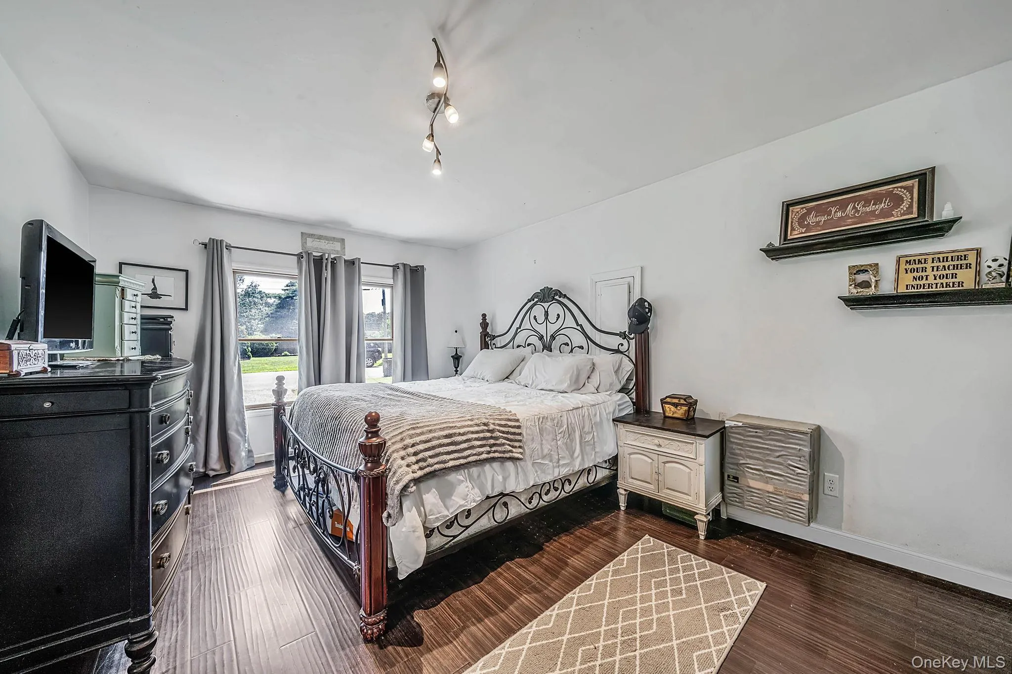 37 Main Avenue, Brookhaven, NY, 4 Bedrooms Bedrooms, 8 Rooms Rooms,2 BathroomsBathrooms,Residential,For Rent,Main,0,1037709 37 Main Avenue, Brookhaven, NY, 4 Bedrooms Bedrooms, 8 Rooms Rooms,2 BathroomsBathrooms,Residential,For Rent,Main,0,1037709