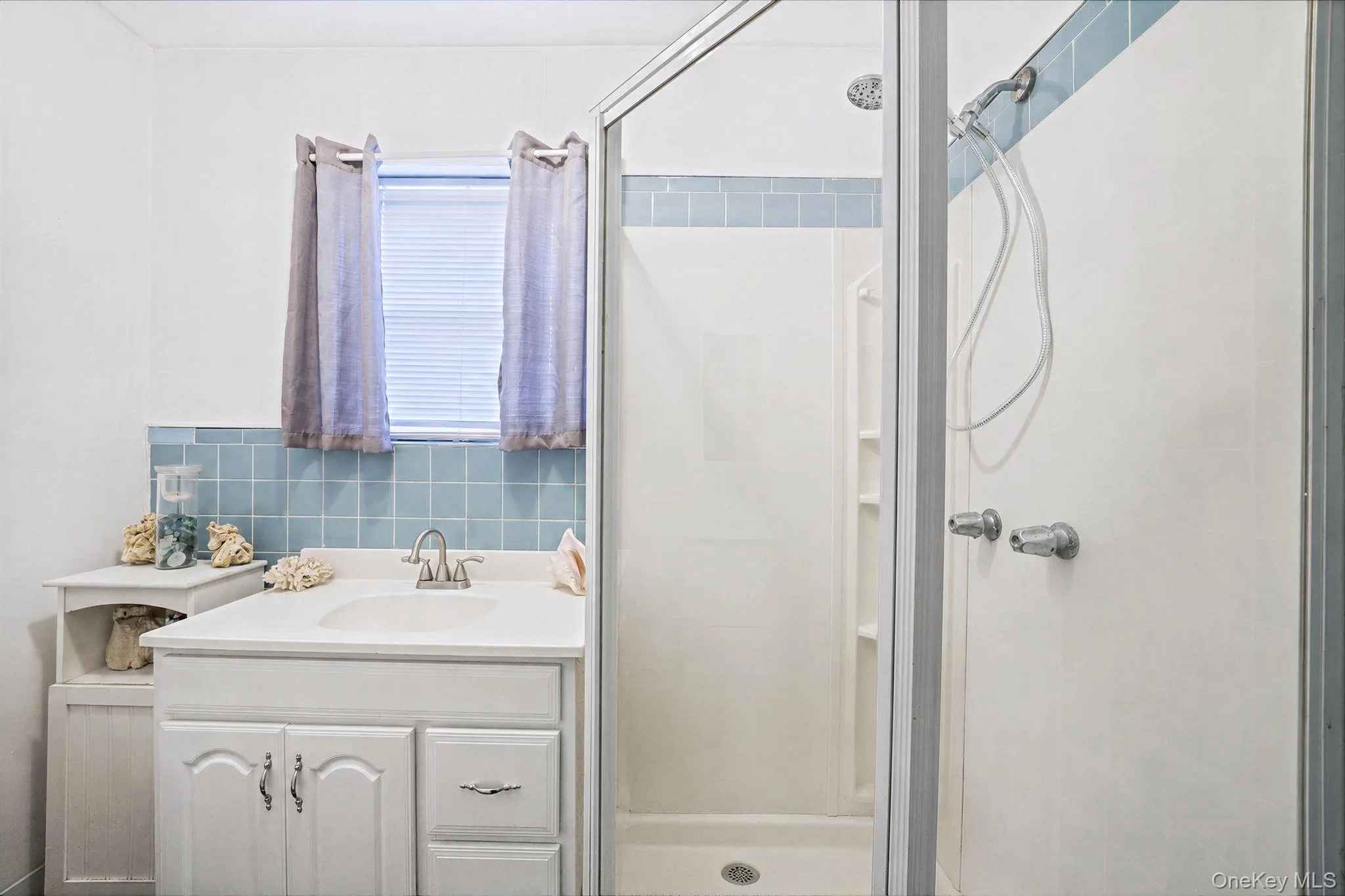 37 Main Avenue, Brookhaven, NY, 4 Bedrooms Bedrooms, 8 Rooms Rooms,2 BathroomsBathrooms,Residential,For Rent,Main,0,1037709 37 Main Avenue, Brookhaven, NY, 4 Bedrooms Bedrooms, 8 Rooms Rooms,2 BathroomsBathrooms,Residential,For Rent,Main,0,1037709