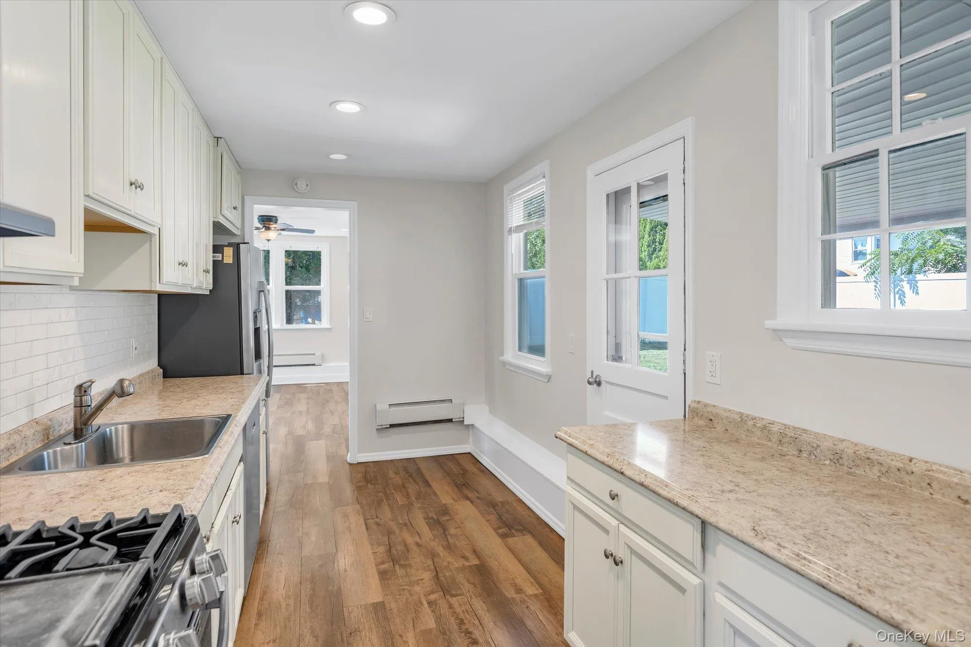 5 Eckert Street, Huntington, NY, 2 Bedrooms Bedrooms, 5 Rooms Rooms,1 BathroomBathrooms,Residential,For Rent,Eckert,0,1037715 5 Eckert Street, Huntington, NY, 2 Bedrooms Bedrooms, 5 Rooms Rooms,1 BathroomBathrooms,Residential,For Rent,Eckert,0,1037715