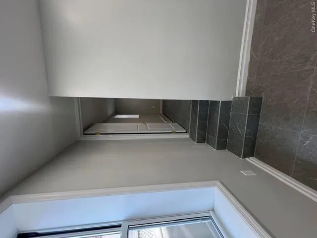 2524 Tenbroeck Avenue, New York, NY, 1 Bedroom Bedrooms, 2 Rooms Rooms,1 BathroomBathrooms,Residential Lease,For Rent,Tenbroeck,0,1037721 2524 Tenbroeck Avenue, New York, NY, 1 Bedroom Bedrooms, 2 Rooms Rooms,1 BathroomBathrooms,Residential Lease,For Rent,Tenbroeck,0,1037721