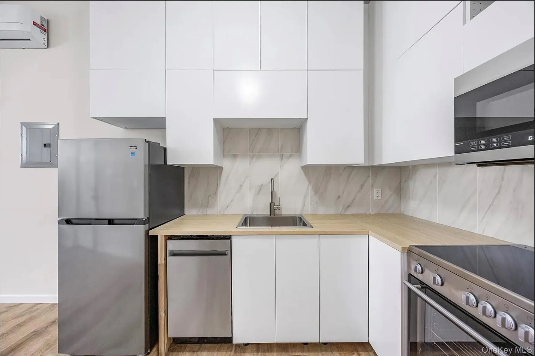 18-20 Stanhope Street, New York, NY, 2 Rooms Rooms,1 BathroomBathrooms,Residential Lease,For Rent,Stanhope,0,1037722 18-20 Stanhope Street, New York, NY, 2 Rooms Rooms,1 BathroomBathrooms,Residential Lease,For Rent,Stanhope,0,1037722
