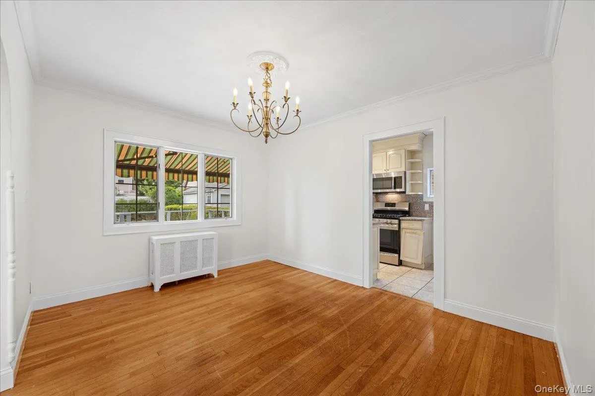 96 Capitol Avenue, North Hempstead, NY, 3 Bedrooms Bedrooms, 6 Rooms Rooms,1 BathroomBathrooms,Residential,For Rent,Capitol,0,1037731 96 Capitol Avenue, North Hempstead, NY, 3 Bedrooms Bedrooms, 6 Rooms Rooms,1 BathroomBathrooms,Residential,For Rent,Capitol,0,1037731