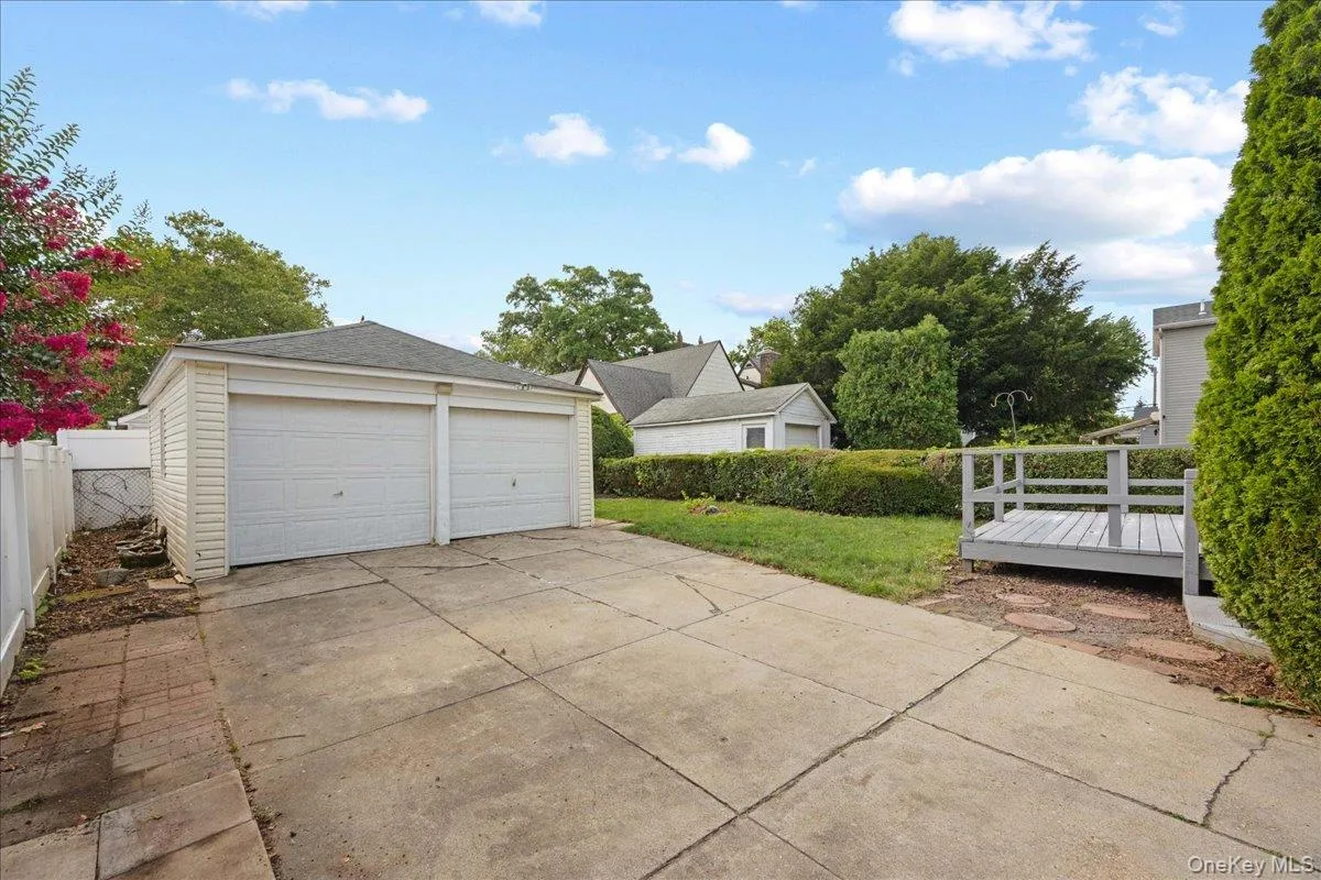96 Capitol Avenue, North Hempstead, NY, 3 Bedrooms Bedrooms, 6 Rooms Rooms,1 BathroomBathrooms,Residential,For Rent,Capitol,0,1037731 96 Capitol Avenue, North Hempstead, NY, 3 Bedrooms Bedrooms, 6 Rooms Rooms,1 BathroomBathrooms,Residential,For Rent,Capitol,0,1037731