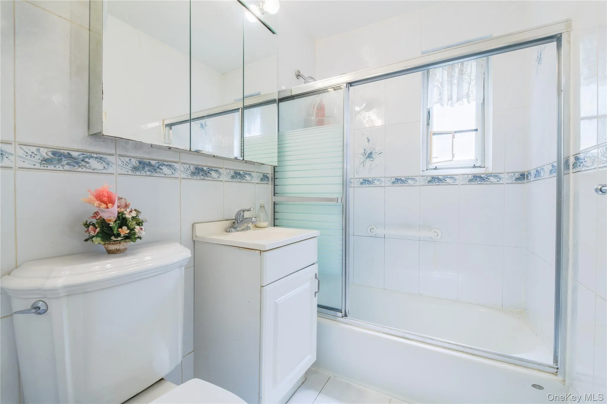 225-35 88 Avenue, New York, NY, 2 Bedrooms Bedrooms, 5 Rooms Rooms,1 BathroomBathrooms,Residential,For Rent,88,0,1037735 225-35 88 Avenue, New York, NY, 2 Bedrooms Bedrooms, 5 Rooms Rooms,1 BathroomBathrooms,Residential,For Rent,88,0,1037735