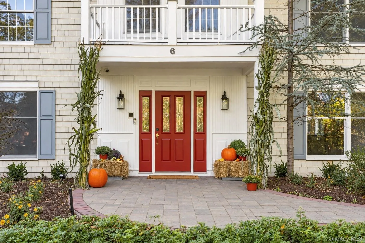Welcoming front entry Welcoming front entry