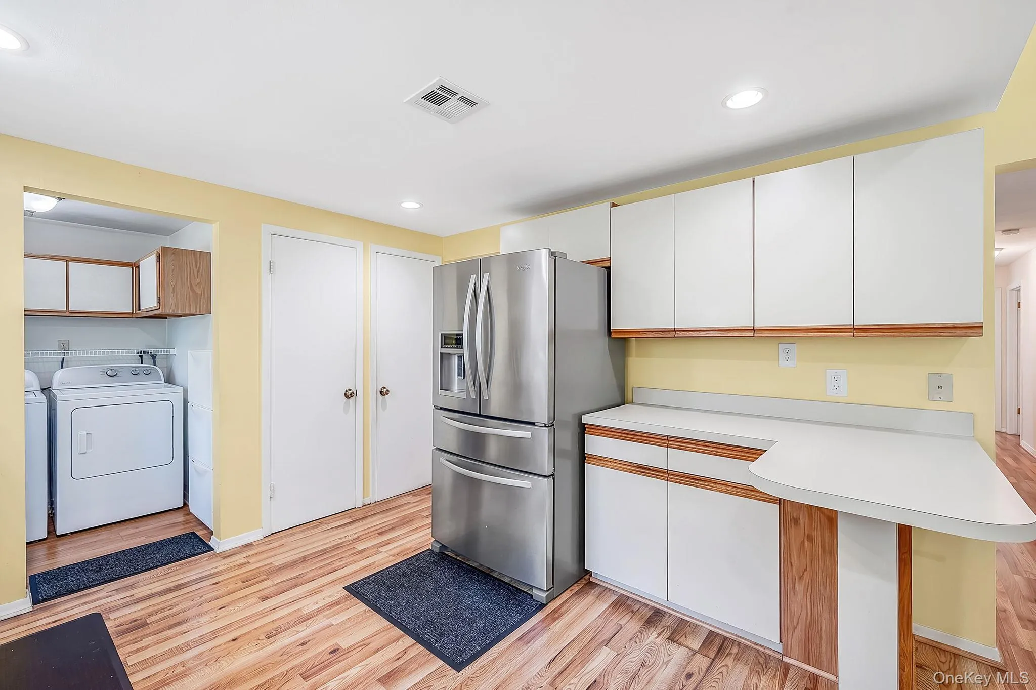 41 Apple Tree Drive, Smithtown, NY, 5 Bedrooms Bedrooms, 8 Rooms Rooms,3 BathroomsBathrooms,Residential,For Rent,Apple Tree,0,1037743 41 Apple Tree Drive, Smithtown, NY, 5 Bedrooms Bedrooms, 8 Rooms Rooms,3 BathroomsBathrooms,Residential,For Rent,Apple Tree,0,1037743