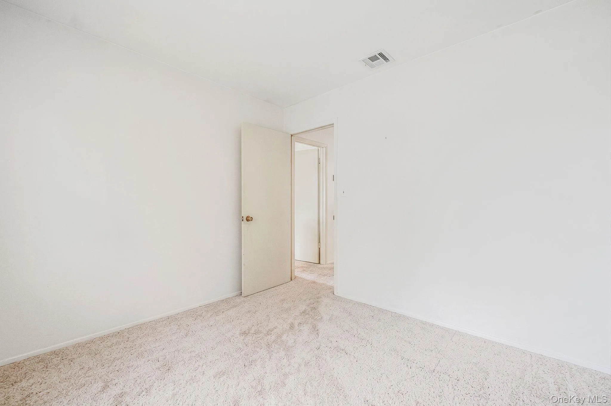 41 Apple Tree Drive, Smithtown, NY, 5 Bedrooms Bedrooms, 8 Rooms Rooms,3 BathroomsBathrooms,Residential,For Rent,Apple Tree,0,1037743 41 Apple Tree Drive, Smithtown, NY, 5 Bedrooms Bedrooms, 8 Rooms Rooms,3 BathroomsBathrooms,Residential,For Rent,Apple Tree,0,1037743
