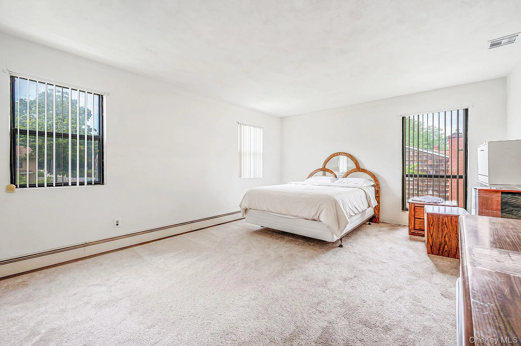 41 Apple Tree Drive, Smithtown, NY, 5 Bedrooms Bedrooms, 8 Rooms Rooms,3 BathroomsBathrooms,Residential,For Rent,Apple Tree,0,1037743 41 Apple Tree Drive, Smithtown, NY, 5 Bedrooms Bedrooms, 8 Rooms Rooms,3 BathroomsBathrooms,Residential,For Rent,Apple Tree,0,1037743