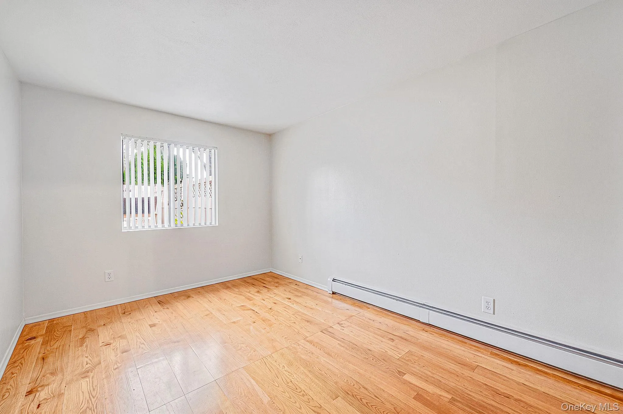 41 Apple Tree Drive, Smithtown, NY, 5 Bedrooms Bedrooms, 8 Rooms Rooms,3 BathroomsBathrooms,Residential,For Rent,Apple Tree,0,1037743 41 Apple Tree Drive, Smithtown, NY, 5 Bedrooms Bedrooms, 8 Rooms Rooms,3 BathroomsBathrooms,Residential,For Rent,Apple Tree,0,1037743