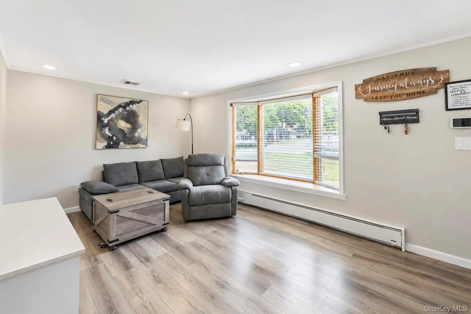 28 Mapleton Avenue, Brookhaven, NY, 3 Bedrooms Bedrooms, 6 Rooms Rooms,2 BathroomsBathrooms,Residential,For Rent,Mapleton,0,1037744 28 Mapleton Avenue, Brookhaven, NY, 3 Bedrooms Bedrooms, 6 Rooms Rooms,2 BathroomsBathrooms,Residential,For Rent,Mapleton,0,1037744