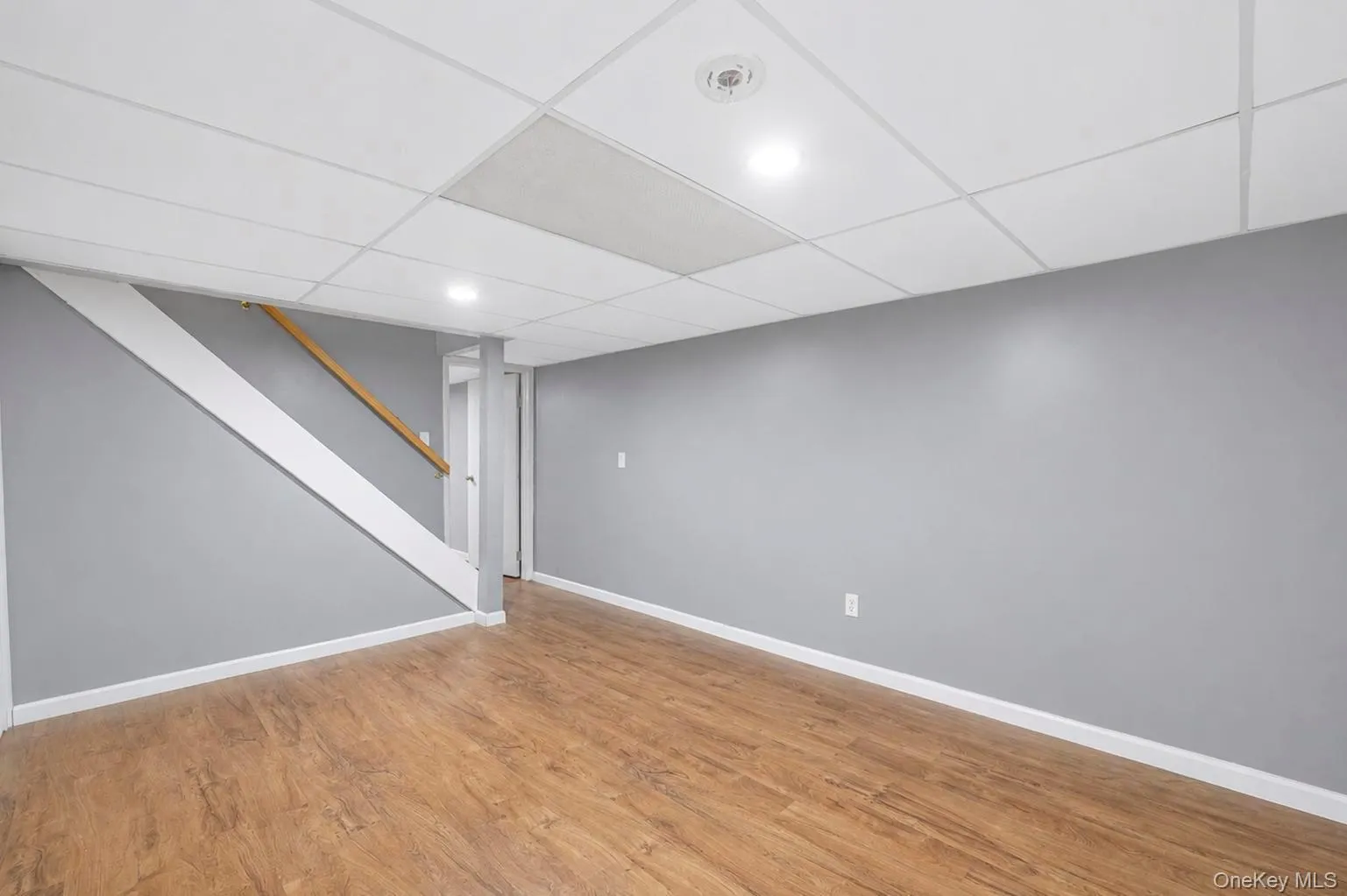 28 Mapleton Avenue, Brookhaven, NY, 3 Bedrooms Bedrooms, 6 Rooms Rooms,2 BathroomsBathrooms,Residential,For Rent,Mapleton,0,1037744 28 Mapleton Avenue, Brookhaven, NY, 3 Bedrooms Bedrooms, 6 Rooms Rooms,2 BathroomsBathrooms,Residential,For Rent,Mapleton,0,1037744