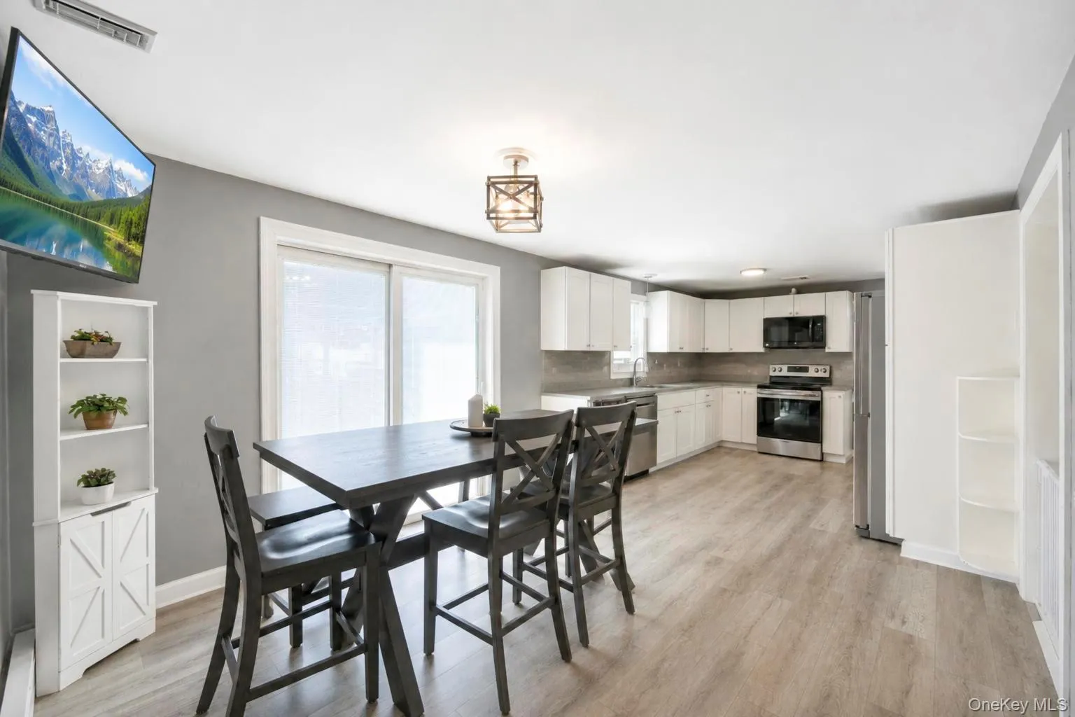28 Mapleton Avenue, Brookhaven, NY, 3 Bedrooms Bedrooms, 6 Rooms Rooms,2 BathroomsBathrooms,Residential,For Rent,Mapleton,0,1037744 28 Mapleton Avenue, Brookhaven, NY, 3 Bedrooms Bedrooms, 6 Rooms Rooms,2 BathroomsBathrooms,Residential,For Rent,Mapleton,0,1037744
