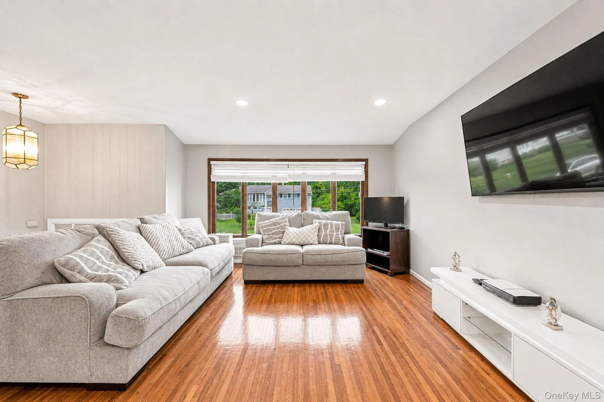 104 Utica Street, Islip, NY, 4 Bedrooms Bedrooms, 9 Rooms Rooms,2 BathroomsBathrooms,Residential,For Rent,Utica,0,1037761 104 Utica Street, Islip, NY, 4 Bedrooms Bedrooms, 9 Rooms Rooms,2 BathroomsBathrooms,Residential,For Rent,Utica,0,1037761