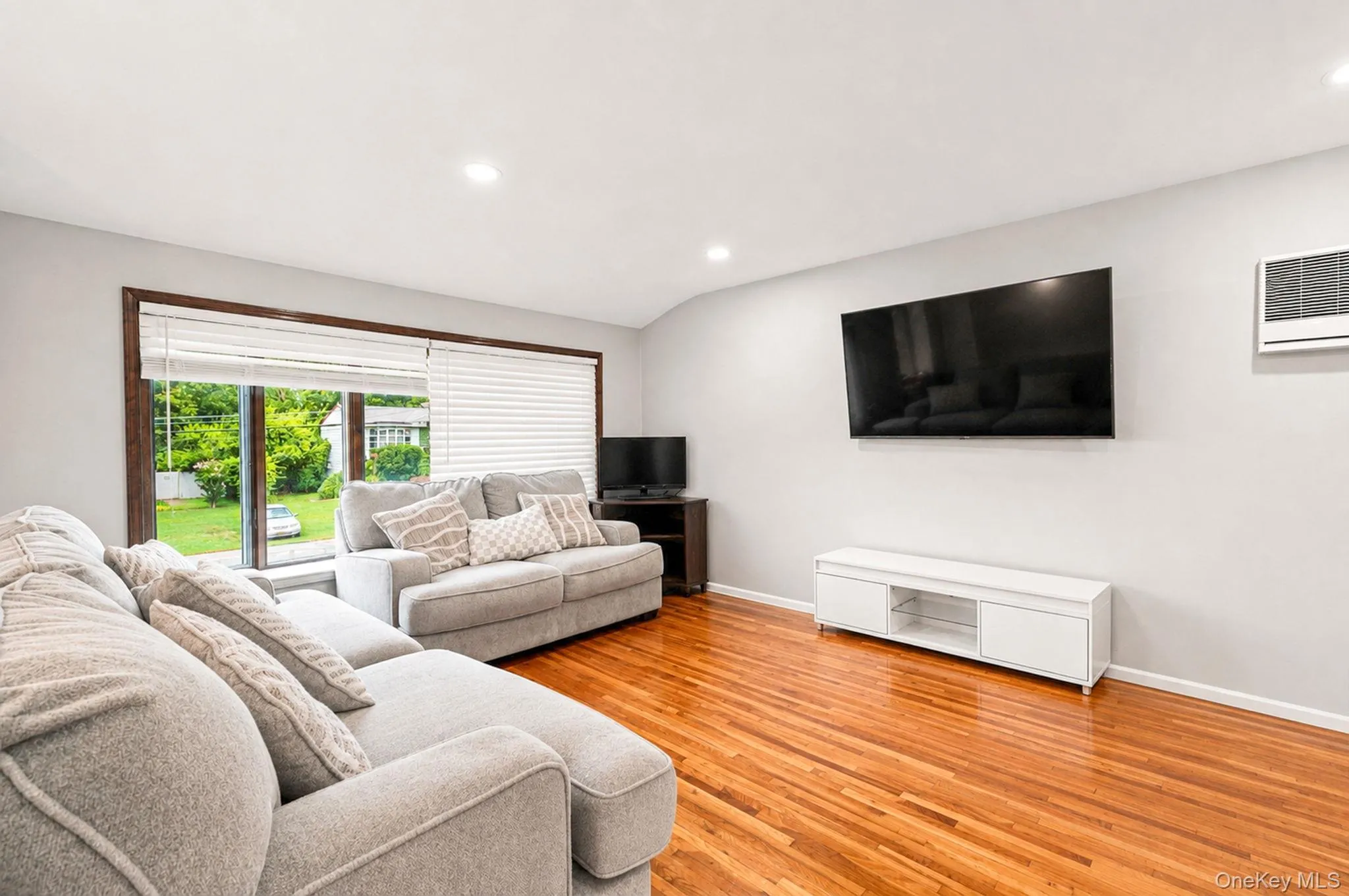 104 Utica Street, Islip, NY, 4 Bedrooms Bedrooms, 9 Rooms Rooms,2 BathroomsBathrooms,Residential,For Rent,Utica,0,1037761 104 Utica Street, Islip, NY, 4 Bedrooms Bedrooms, 9 Rooms Rooms,2 BathroomsBathrooms,Residential,For Rent,Utica,0,1037761