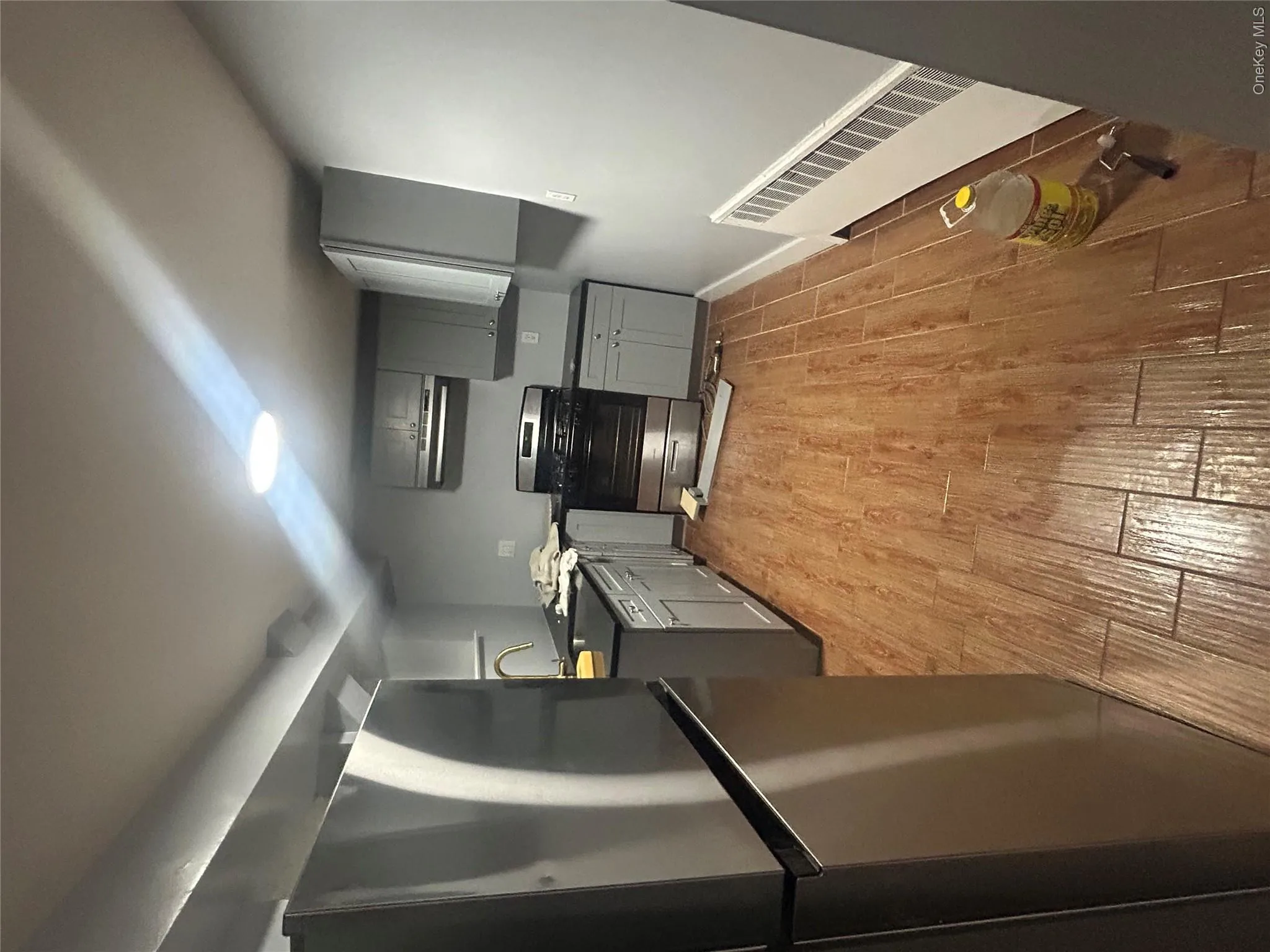 137 Woodlawn Avenue, Yonkers, NY, 1 Bedroom Bedrooms, 3 Rooms Rooms,1 BathroomBathrooms,Residential Lease,For Rent,Woodlawn,0,1037764 137 Woodlawn Avenue, Yonkers, NY, 1 Bedroom Bedrooms, 3 Rooms Rooms,1 BathroomBathrooms,Residential Lease,For Rent,Woodlawn,0,1037764