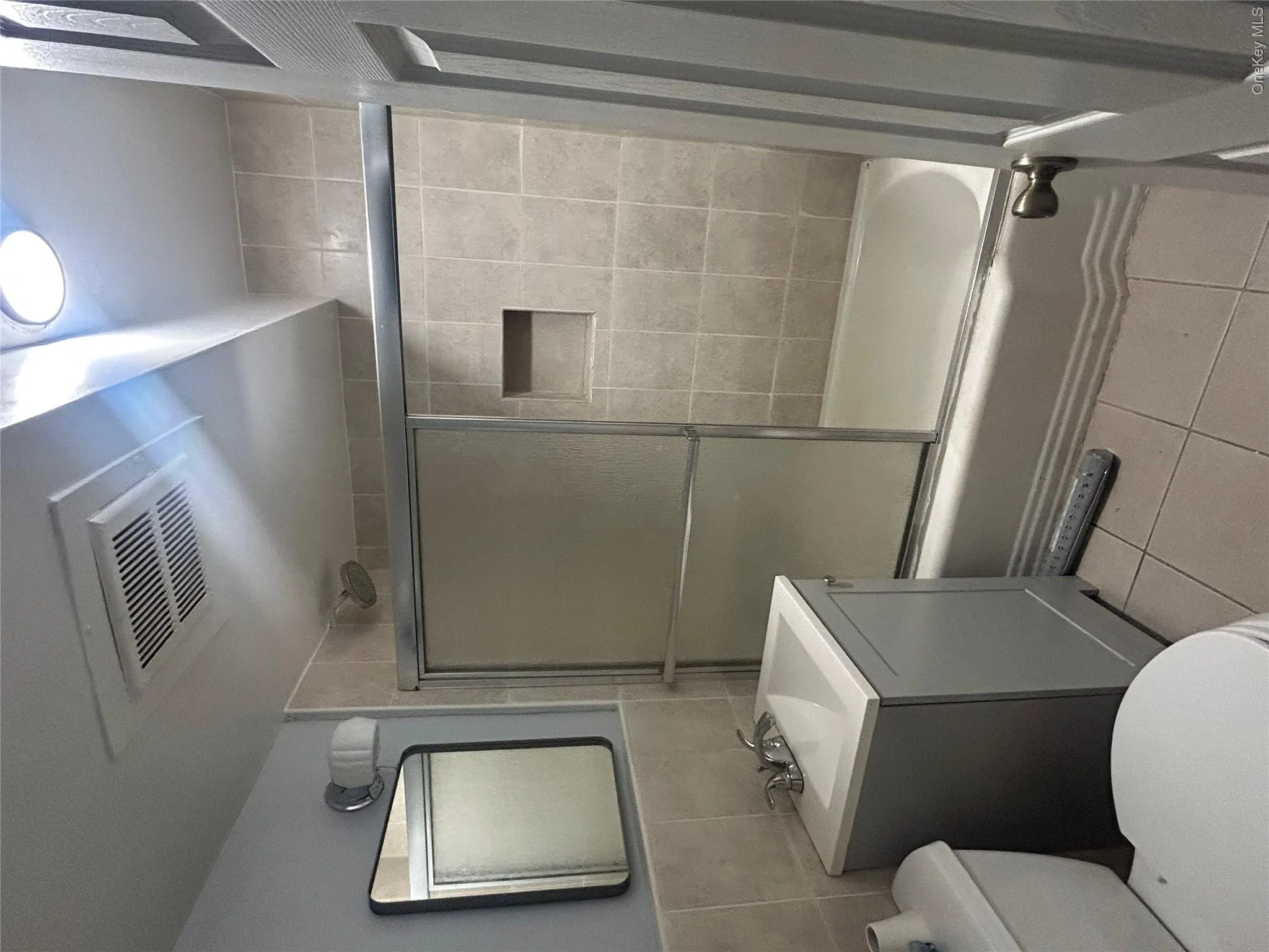 137 Woodlawn Avenue, Yonkers, NY, 1 Bedroom Bedrooms, 3 Rooms Rooms,1 BathroomBathrooms,Residential Lease,For Rent,Woodlawn,0,1037764 137 Woodlawn Avenue, Yonkers, NY, 1 Bedroom Bedrooms, 3 Rooms Rooms,1 BathroomBathrooms,Residential Lease,For Rent,Woodlawn,0,1037764