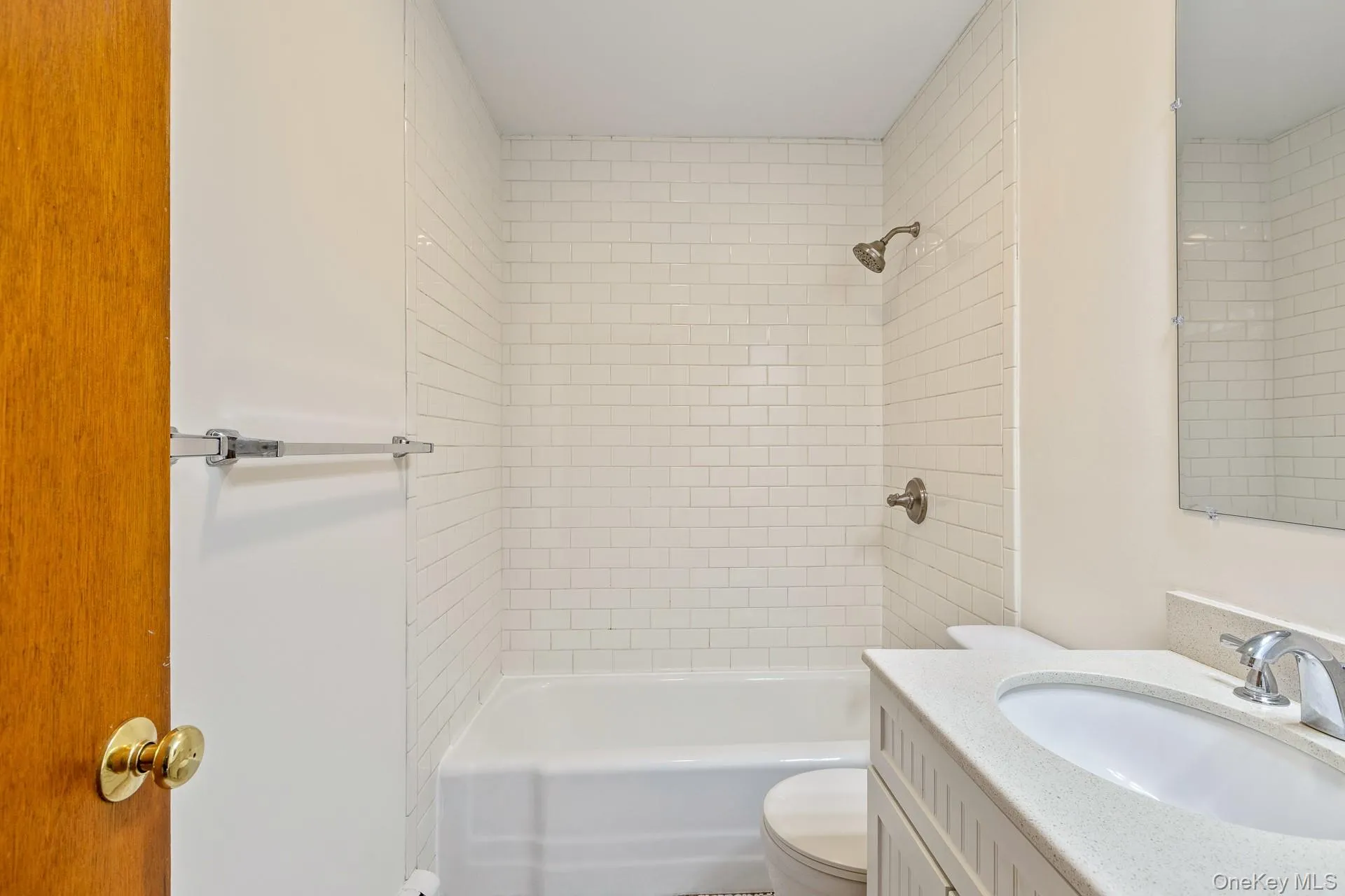 69 Herod Point Road, Riverhead, NY, 3 Bedrooms Bedrooms, 6 Rooms Rooms,1 BathroomBathrooms,Residential,For Rent,Herod Point,0,1037765 69 Herod Point Road, Riverhead, NY, 3 Bedrooms Bedrooms, 6 Rooms Rooms,1 BathroomBathrooms,Residential,For Rent,Herod Point,0,1037765