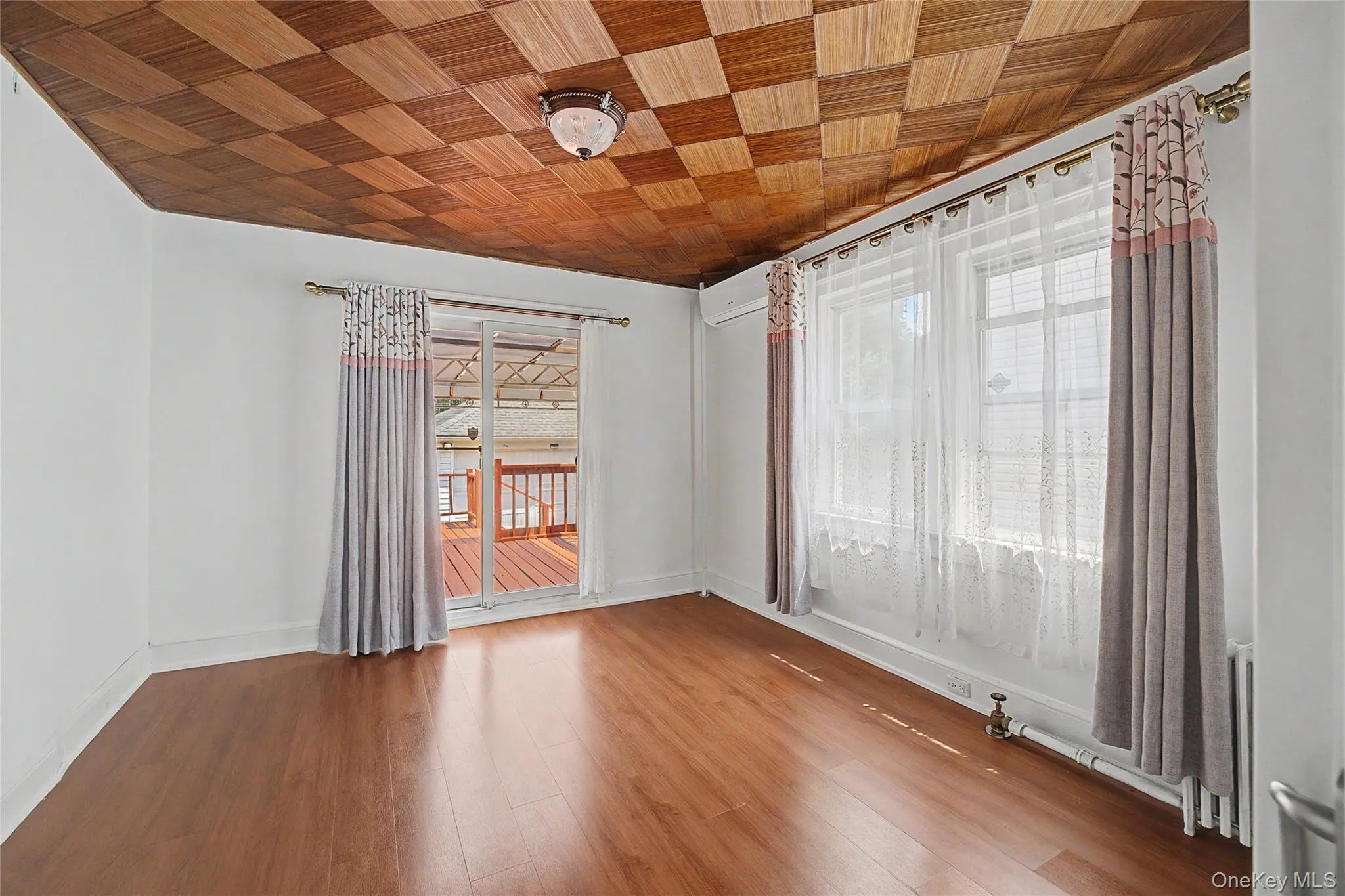 29 Holland Avenue, North Hempstead, NY, 4 Bedrooms Bedrooms, 7 Rooms Rooms,2 BathroomsBathrooms,Residential,For Rent,Holland,0,1037776 29 Holland Avenue, North Hempstead, NY, 4 Bedrooms Bedrooms, 7 Rooms Rooms,2 BathroomsBathrooms,Residential,For Rent,Holland,0,1037776