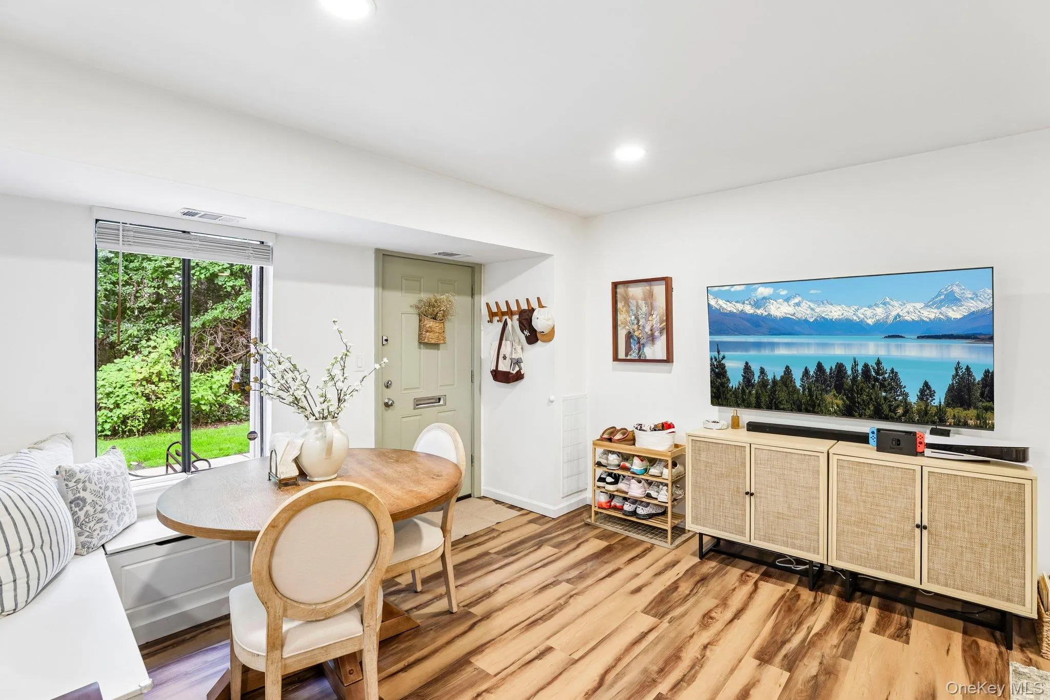 1 Houston Court, Brookhaven, NY, 1 Bedroom Bedrooms, 4 Rooms Rooms,1 BathroomBathrooms,Residential,For Rent,Houston,0,1037785 1 Houston Court, Brookhaven, NY, 1 Bedroom Bedrooms, 4 Rooms Rooms,1 BathroomBathrooms,Residential,For Rent,Houston,0,1037785