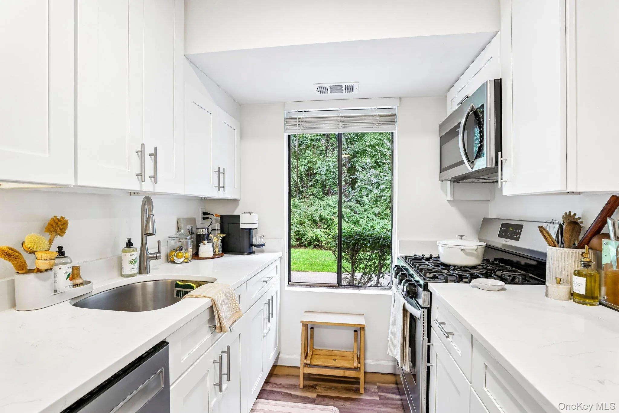 1 Houston Court, Brookhaven, NY, 1 Bedroom Bedrooms, 4 Rooms Rooms,1 BathroomBathrooms,Residential,For Rent,Houston,0,1037785 1 Houston Court, Brookhaven, NY, 1 Bedroom Bedrooms, 4 Rooms Rooms,1 BathroomBathrooms,Residential,For Rent,Houston,0,1037785