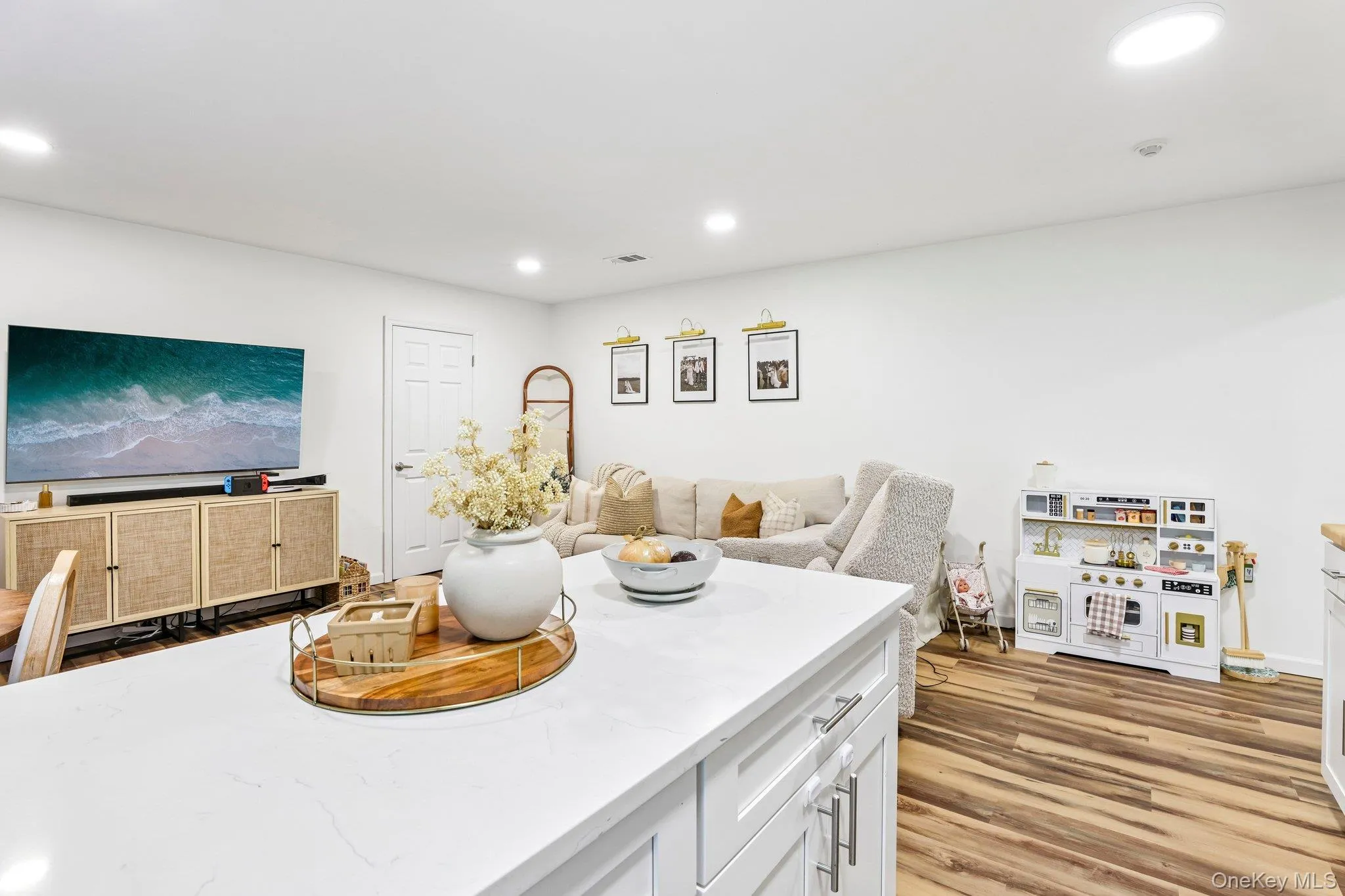 1 Houston Court, Brookhaven, NY, 1 Bedroom Bedrooms, 4 Rooms Rooms,1 BathroomBathrooms,Residential,For Rent,Houston,0,1037785 1 Houston Court, Brookhaven, NY, 1 Bedroom Bedrooms, 4 Rooms Rooms,1 BathroomBathrooms,Residential,For Rent,Houston,0,1037785