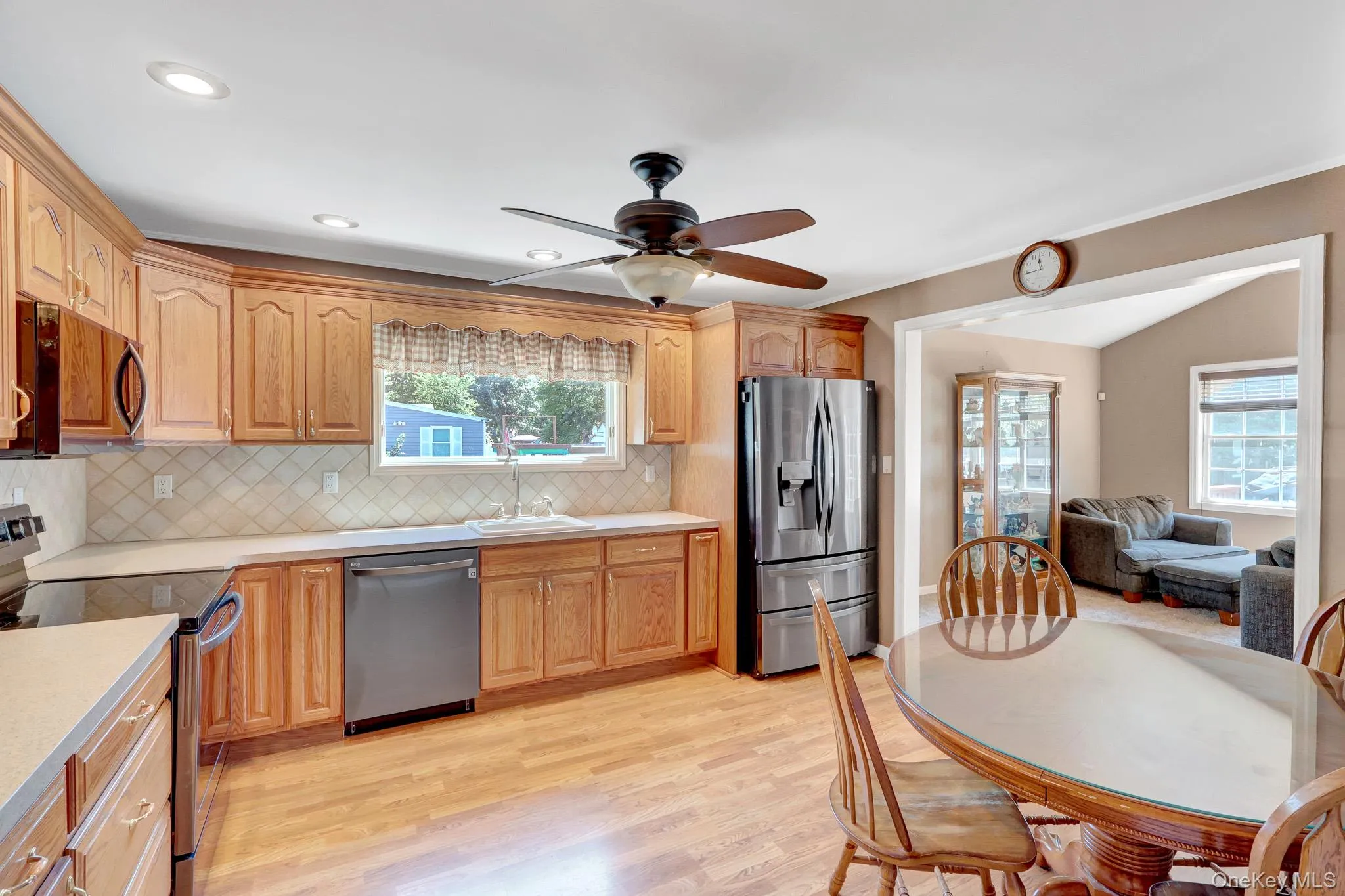 18 Aster Avenue, Brookhaven, NY, 4 Bedrooms Bedrooms, 10 Rooms Rooms,2 BathroomsBathrooms,Residential,For Rent,Aster,0,1037793 18 Aster Avenue, Brookhaven, NY, 4 Bedrooms Bedrooms, 10 Rooms Rooms,2 BathroomsBathrooms,Residential,For Rent,Aster,0,1037793