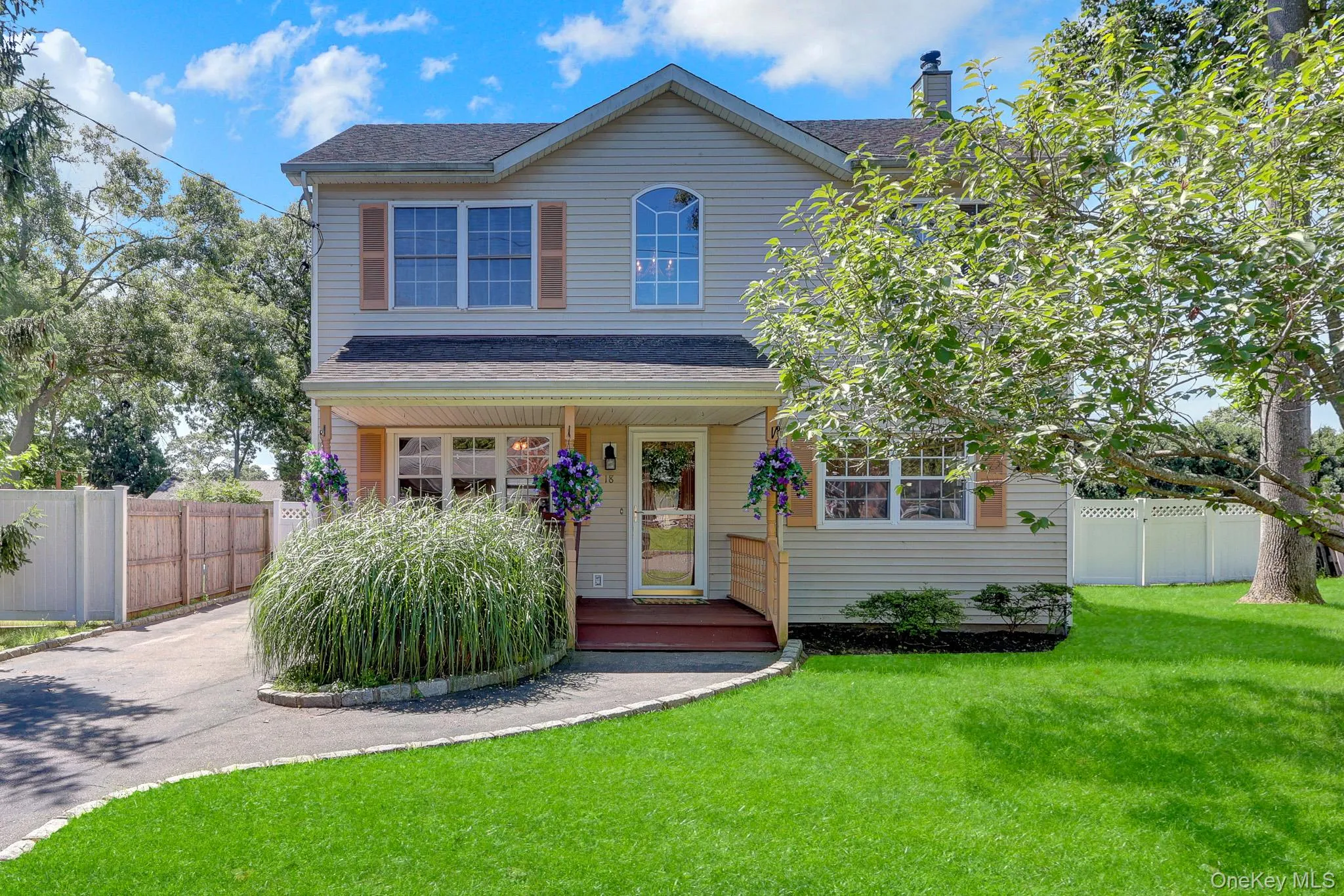 18 Aster Avenue, Brookhaven, NY, 4 Bedrooms Bedrooms, 10 Rooms Rooms,2 BathroomsBathrooms,Residential,For Rent,Aster,0,1037793 18 Aster Avenue, Brookhaven, NY, 4 Bedrooms Bedrooms, 10 Rooms Rooms,2 BathroomsBathrooms,Residential,For Rent,Aster,0,1037793