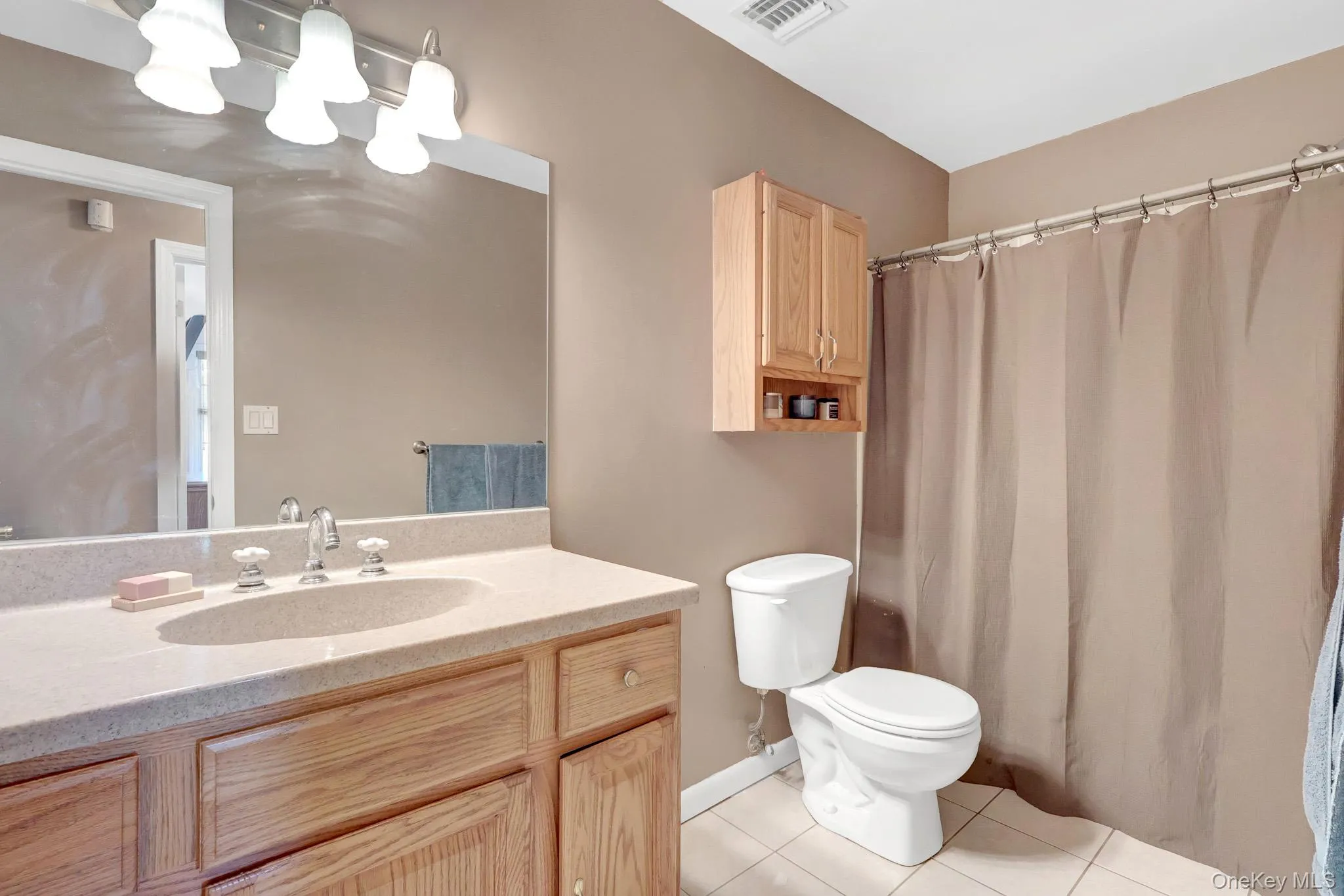 18 Aster Avenue, Brookhaven, NY, 4 Bedrooms Bedrooms, 10 Rooms Rooms,2 BathroomsBathrooms,Residential,For Rent,Aster,0,1037793 18 Aster Avenue, Brookhaven, NY, 4 Bedrooms Bedrooms, 10 Rooms Rooms,2 BathroomsBathrooms,Residential,For Rent,Aster,0,1037793
