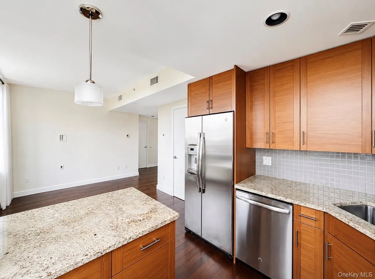 10820 71st Avenue, New York, NY, 1 Bedroom Bedrooms, 3 Rooms Rooms,1 BathroomBathrooms,Residential Lease,For Rent,71st,0,1037794 10820 71st Avenue, New York, NY, 1 Bedroom Bedrooms, 3 Rooms Rooms,1 BathroomBathrooms,Residential Lease,For Rent,71st,0,1037794