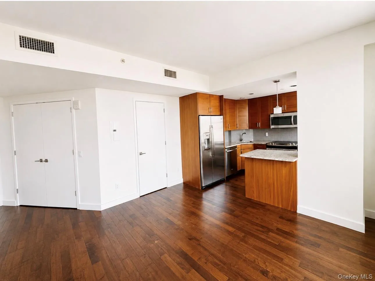 10820 71st Avenue, New York, NY, 1 Bedroom Bedrooms, 3 Rooms Rooms,1 BathroomBathrooms,Residential Lease,For Rent,71st,0,1037794 10820 71st Avenue, New York, NY, 1 Bedroom Bedrooms, 3 Rooms Rooms,1 BathroomBathrooms,Residential Lease,For Rent,71st,0,1037794