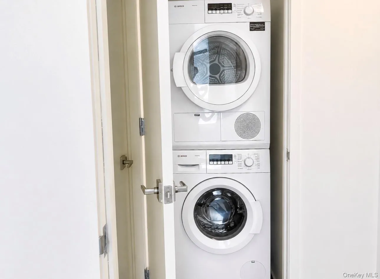 10820 71st Avenue, New York, NY, 1 Bedroom Bedrooms, 3 Rooms Rooms,1 BathroomBathrooms,Residential Lease,For Rent,71st,0,1037794 10820 71st Avenue, New York, NY, 1 Bedroom Bedrooms, 3 Rooms Rooms,1 BathroomBathrooms,Residential Lease,For Rent,71st,0,1037794