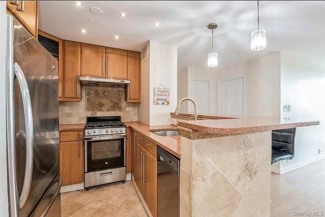15038 Union Turnpike, New York, NY, 2 Bedrooms Bedrooms, 4 Rooms Rooms,2 BathroomsBathrooms,Residential Lease,For Rent,Union,0,1037796 15038 Union Turnpike, New York, NY, 2 Bedrooms Bedrooms, 4 Rooms Rooms,2 BathroomsBathrooms,Residential Lease,For Rent,Union,0,1037796