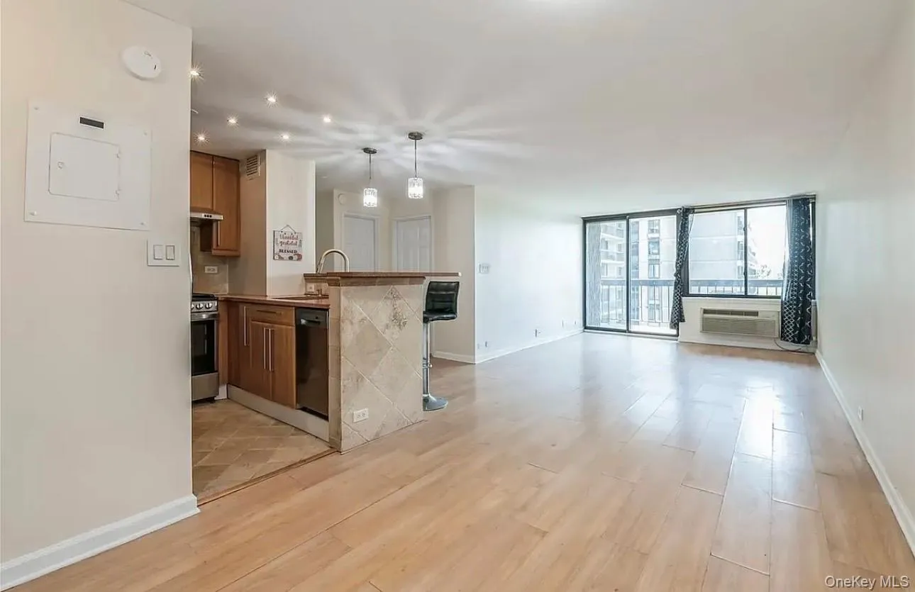 15038 Union Turnpike, New York, NY, 2 Bedrooms Bedrooms, 4 Rooms Rooms,2 BathroomsBathrooms,Residential Lease,For Rent,Union,0,1037796 15038 Union Turnpike, New York, NY, 2 Bedrooms Bedrooms, 4 Rooms Rooms,2 BathroomsBathrooms,Residential Lease,For Rent,Union,0,1037796