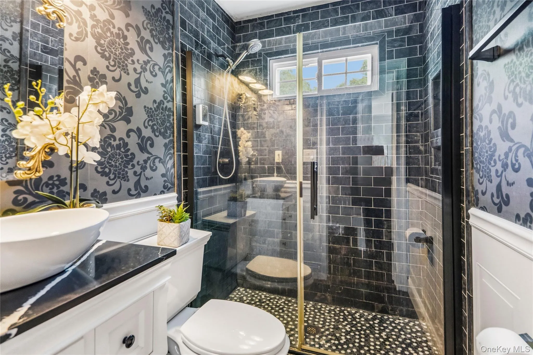 Fully Updated Bathroom Fully Updated Bathroom