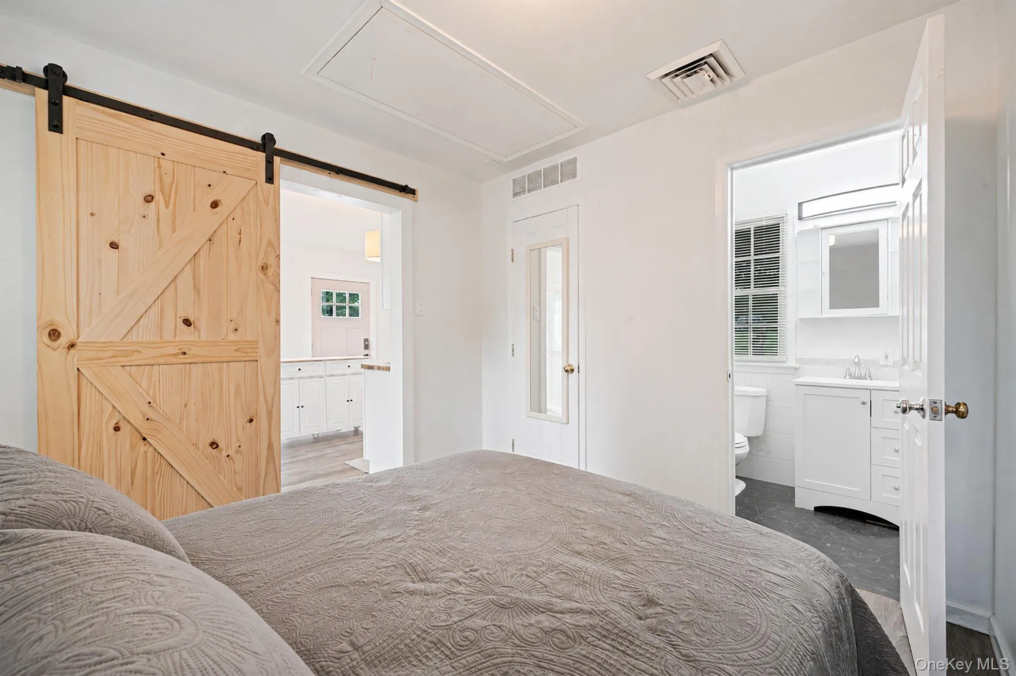 6 New York Avenue, Brookhaven, NY, 4 Bedrooms Bedrooms, 8 Rooms Rooms,2 BathroomsBathrooms,Residential,For Rent,New York,0,1037806 6 New York Avenue, Brookhaven, NY, 4 Bedrooms Bedrooms, 8 Rooms Rooms,2 BathroomsBathrooms,Residential,For Rent,New York,0,1037806