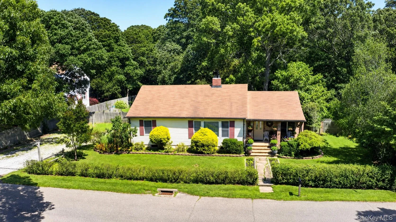 35 Biltmore Drive, Brookhaven, NY, 2 Bedrooms Bedrooms, 5 Rooms Rooms,1 BathroomBathrooms,Residential,For Rent,Biltmore,0,1037810 35 Biltmore Drive, Brookhaven, NY, 2 Bedrooms Bedrooms, 5 Rooms Rooms,1 BathroomBathrooms,Residential,For Rent,Biltmore,0,1037810