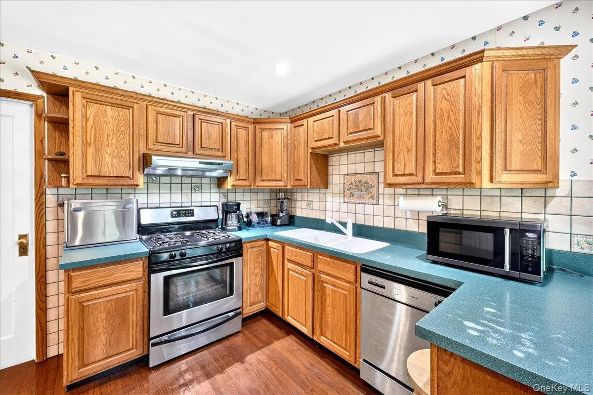 35 Biltmore Drive, Brookhaven, NY, 2 Bedrooms Bedrooms, 5 Rooms Rooms,1 BathroomBathrooms,Residential,For Rent,Biltmore,0,1037810 35 Biltmore Drive, Brookhaven, NY, 2 Bedrooms Bedrooms, 5 Rooms Rooms,1 BathroomBathrooms,Residential,For Rent,Biltmore,0,1037810