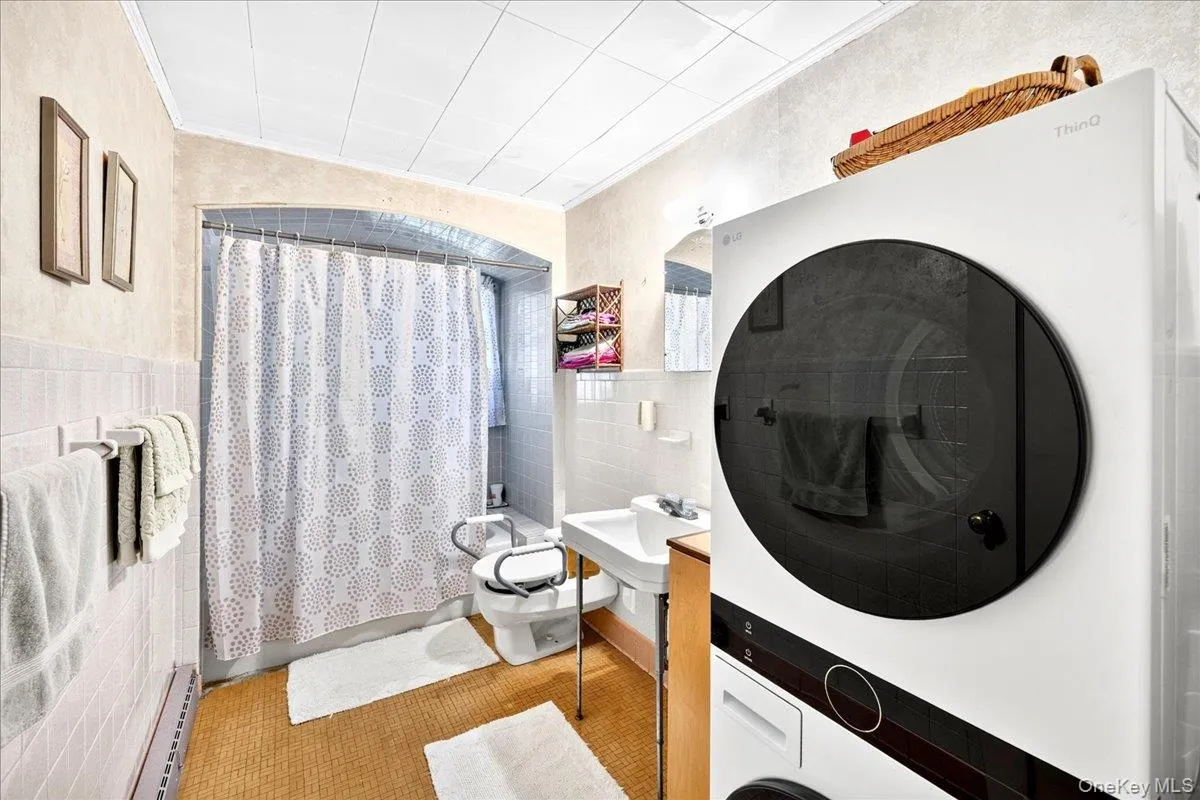 35 Biltmore Drive, Brookhaven, NY, 2 Bedrooms Bedrooms, 5 Rooms Rooms,1 BathroomBathrooms,Residential,For Rent,Biltmore,0,1037810 35 Biltmore Drive, Brookhaven, NY, 2 Bedrooms Bedrooms, 5 Rooms Rooms,1 BathroomBathrooms,Residential,For Rent,Biltmore,0,1037810