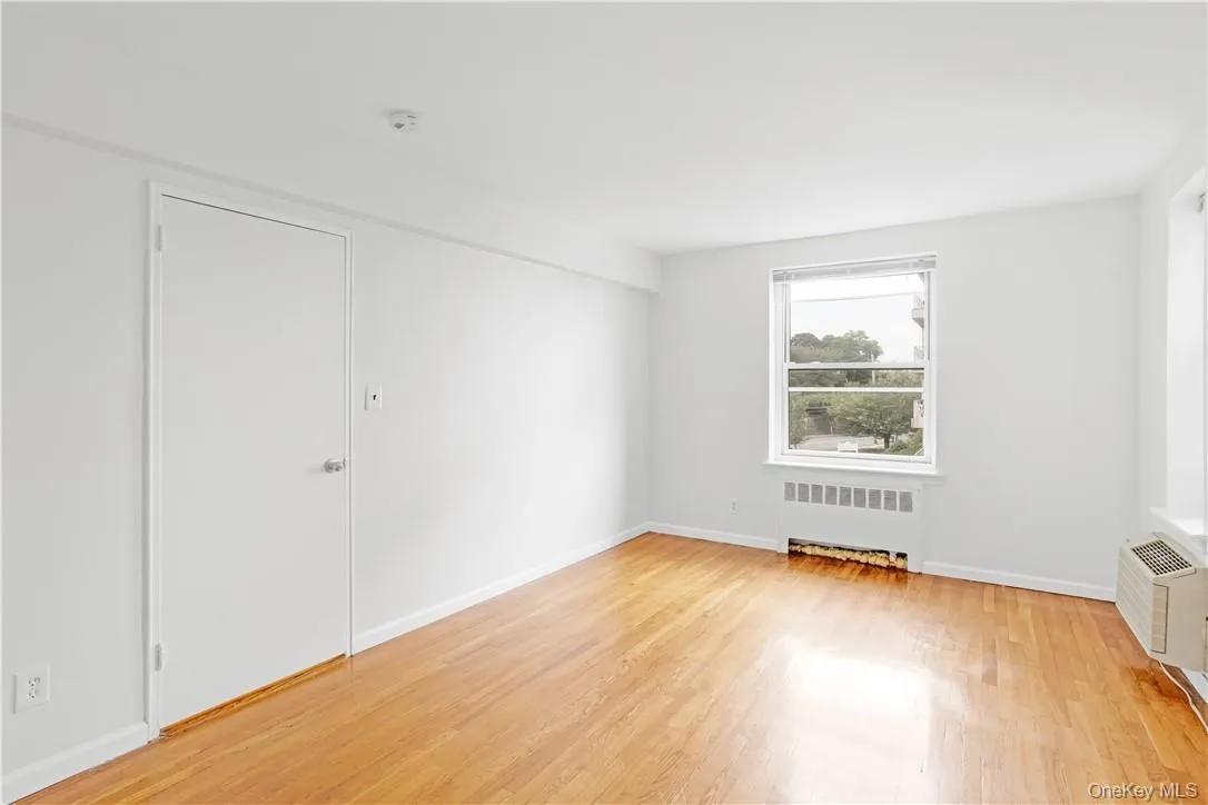 730 Pelham Road, New Rochelle, NY, 1 Bedroom Bedrooms, 3 Rooms Rooms,1 BathroomBathrooms,Residential Lease,For Rent,Pelham,0,1037811 730 Pelham Road, New Rochelle, NY, 1 Bedroom Bedrooms, 3 Rooms Rooms,1 BathroomBathrooms,Residential Lease,For Rent,Pelham,0,1037811